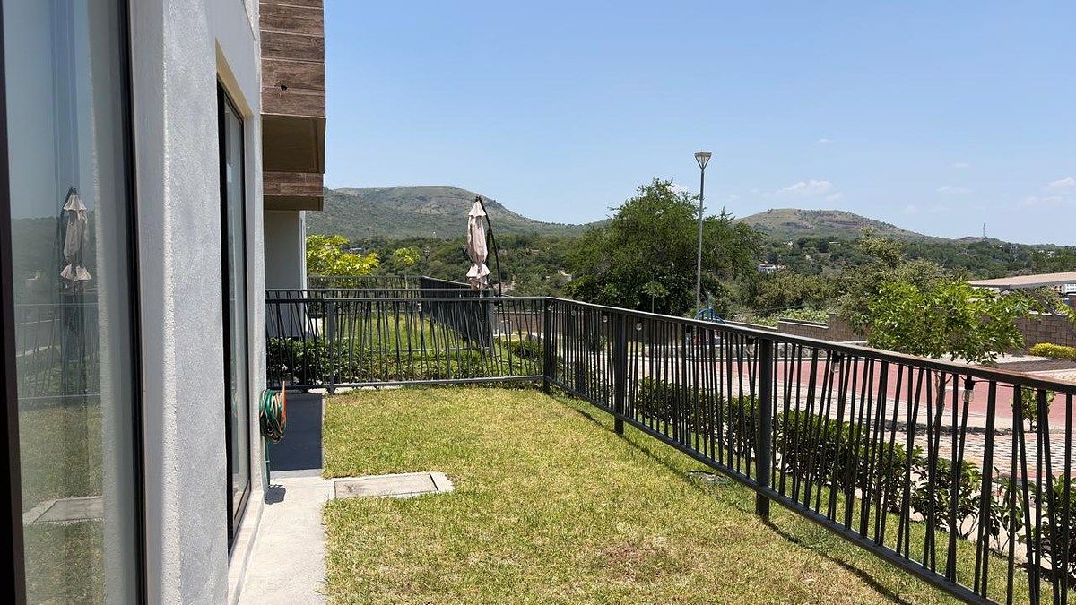 Departamento Planta Baja en Renta Amueblado con Alberca en Santa Fe Lifestyle