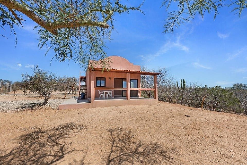 Casa Rojo Lot 38 Calle Garabullo 20