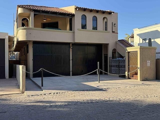 Casa en venta en Loreto, Rosendo Robles, 270 m²