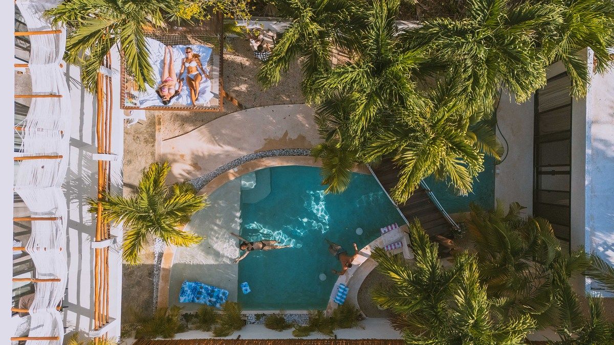 Villa Tropical con Alberca, Casa de Huéspedes e Historial de Rentas en La Veleta