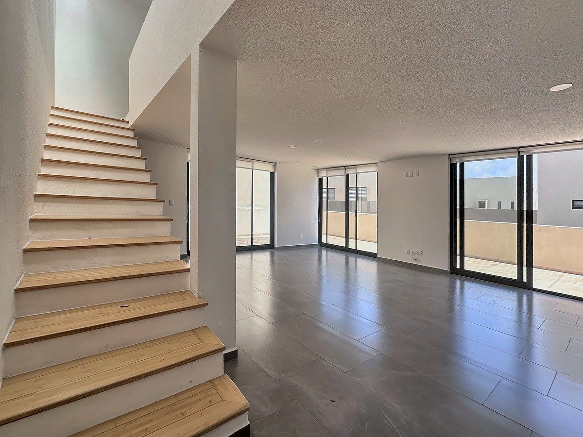 Condominio en alquiler en Querétaro, circuito Altos Juriquilla, 147 m²