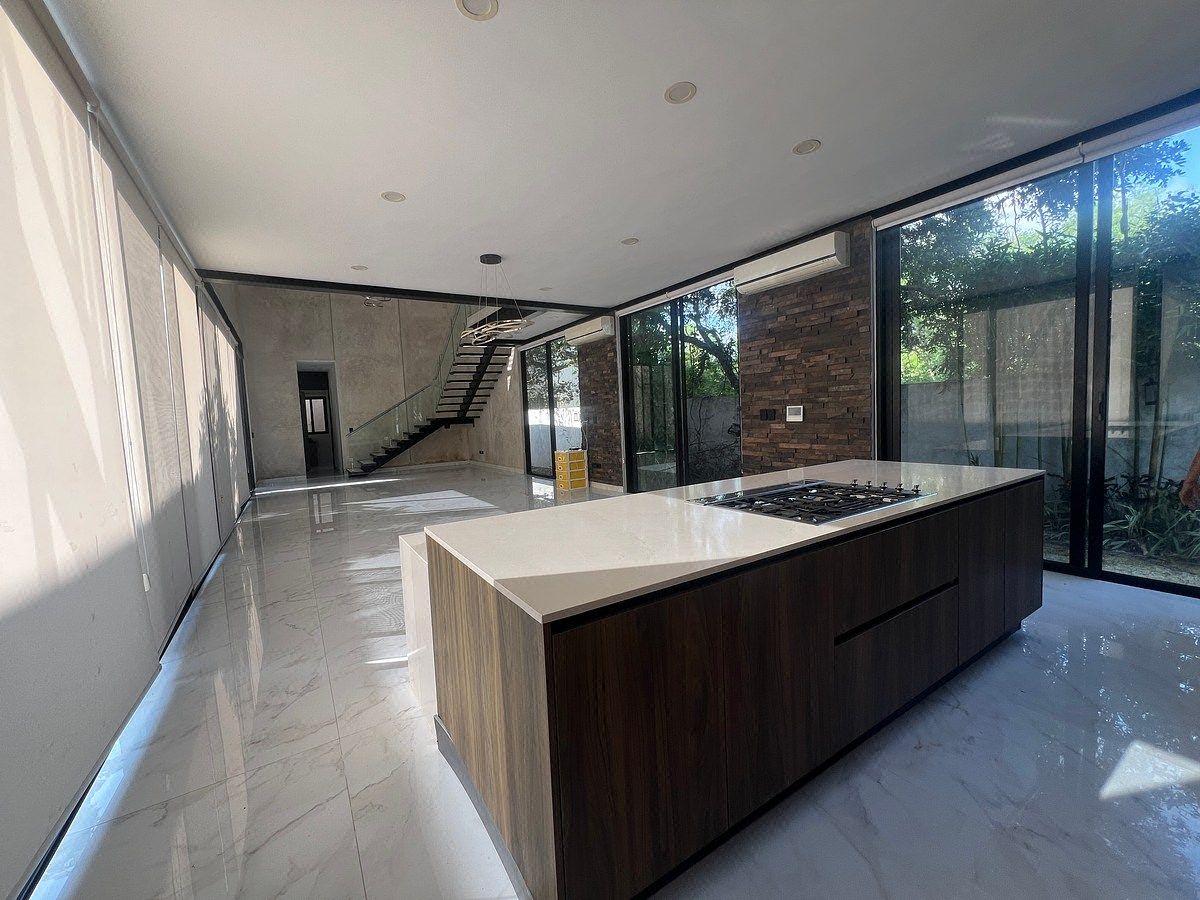 House for rent in Mérida, privada tho, 485 m²