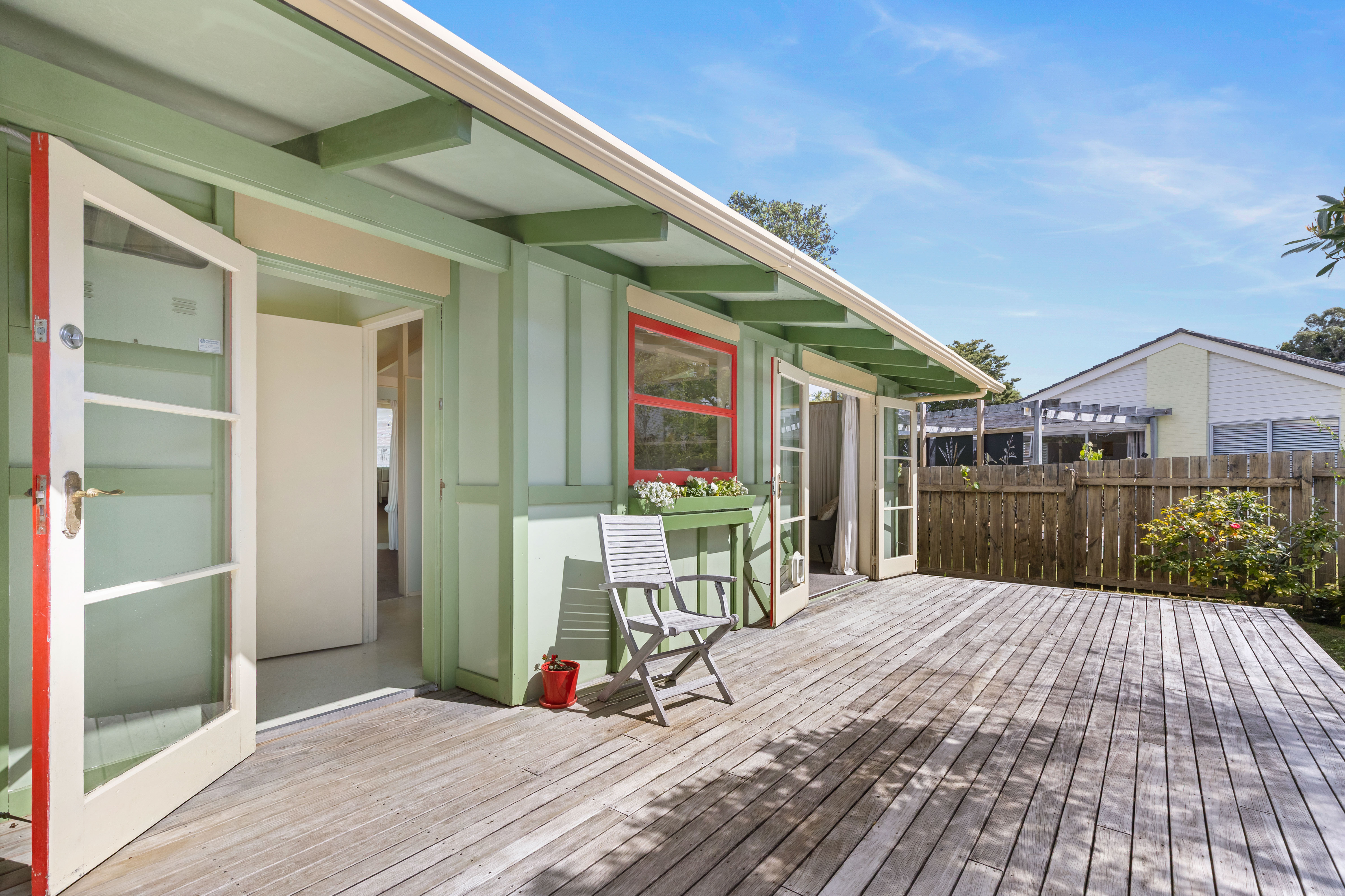 House for sale in Torbay, 68a Glenvar Road, Torbay Auckland 0630, 70 m²