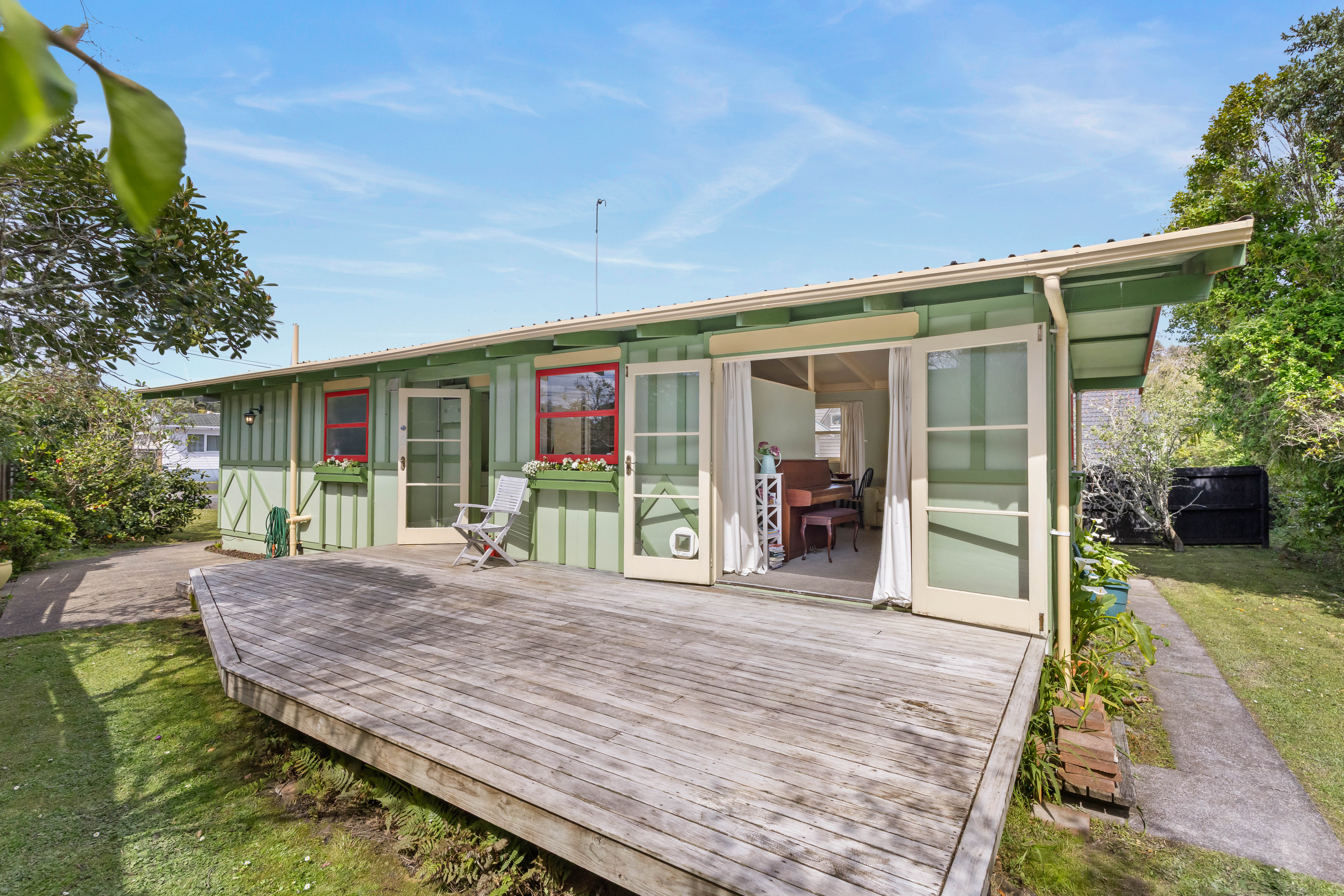 House for sale in Torbay, 68a Glenvar Road, Torbay Auckland 0630, 70 m²