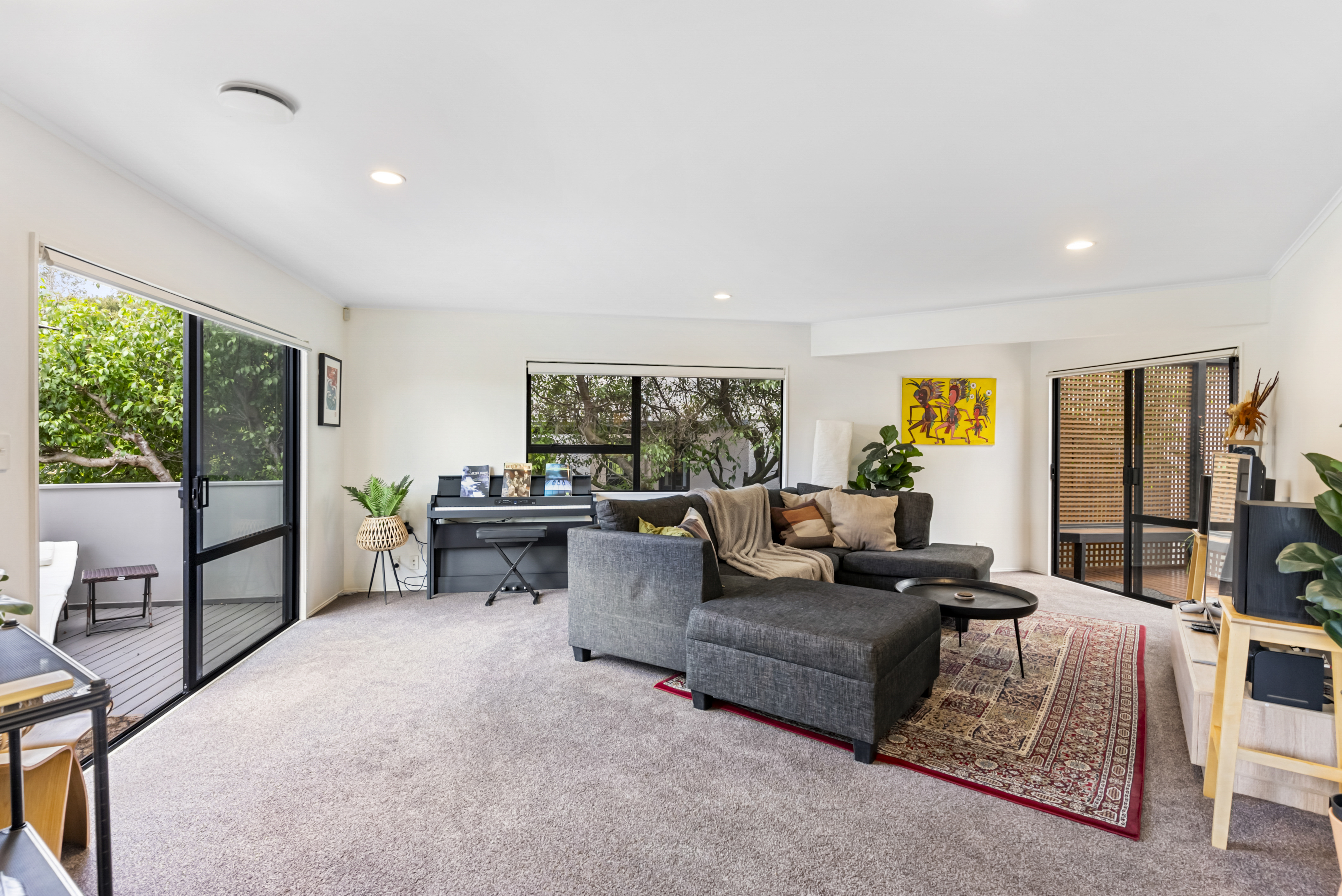 House for sale in Birkenhead, 2/11 Waratah Street, Birkenhead Auckland 0626, 190 m²