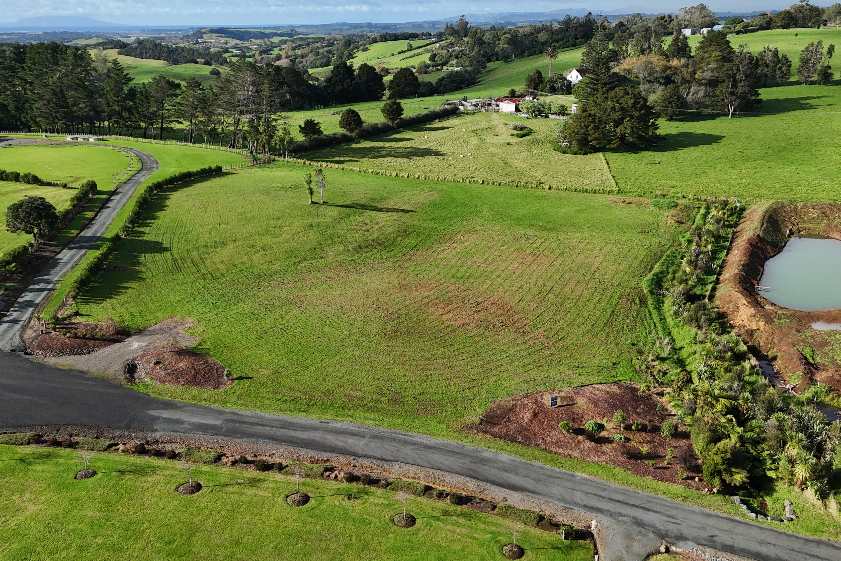 Large Land off Tara Road!