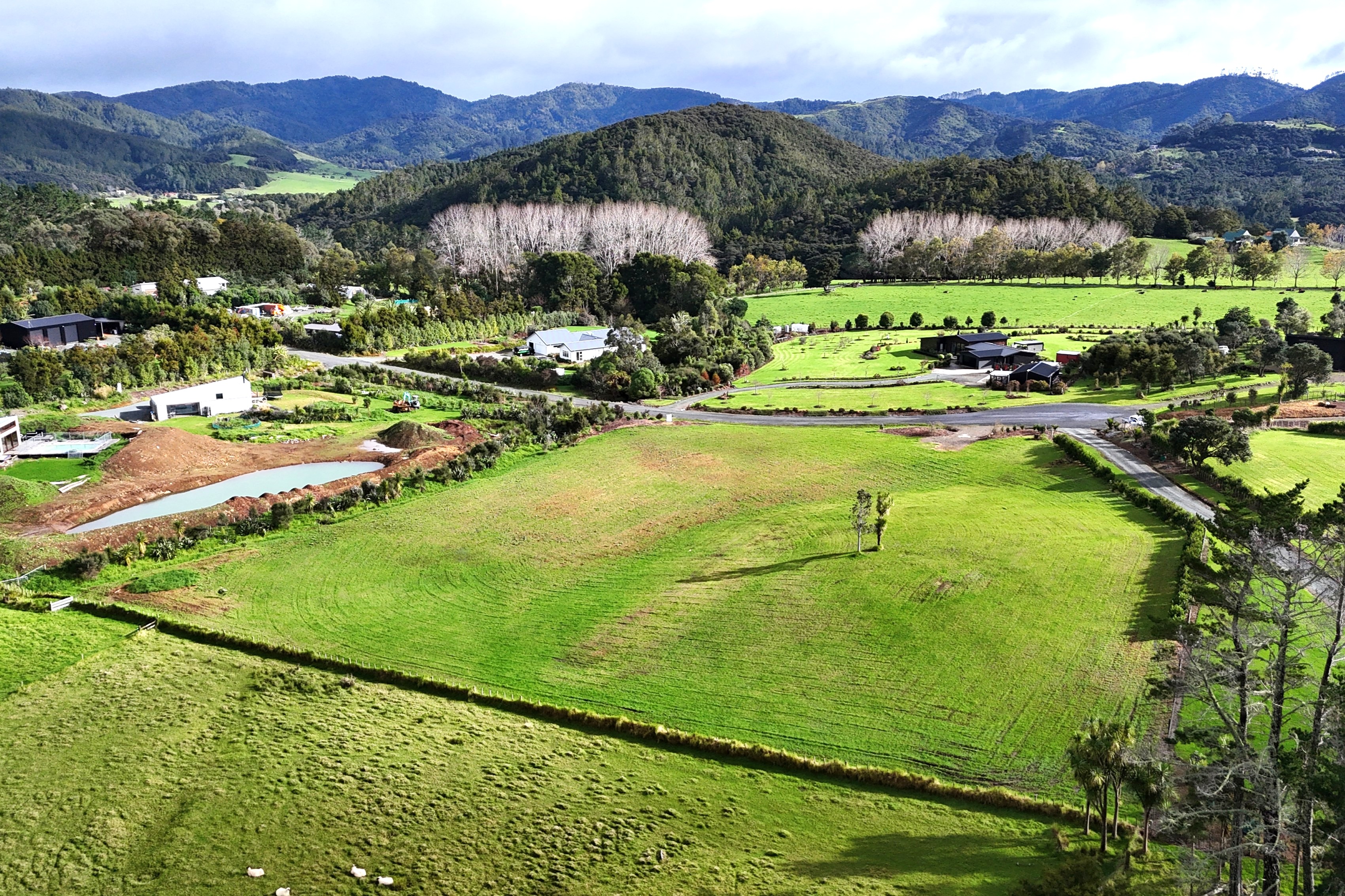 Large Land off Tara Road!