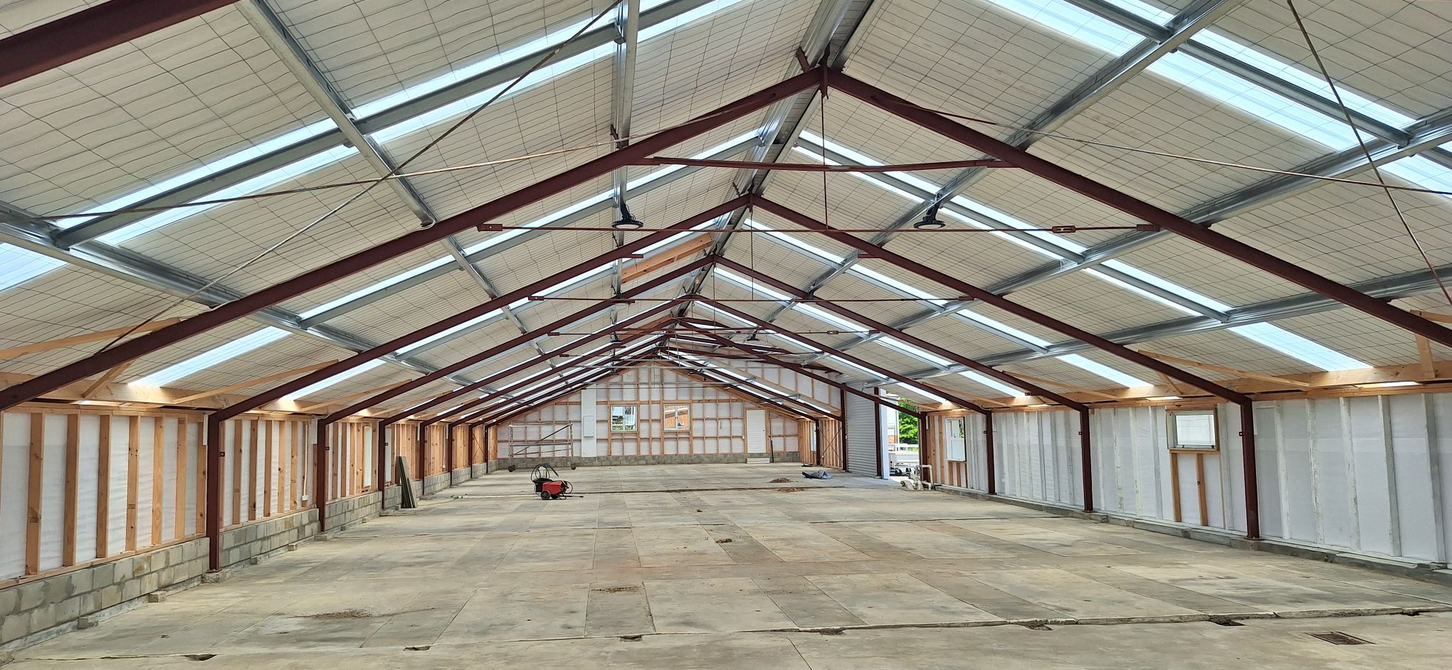Cheap warehousing, light mnf. - in Massey