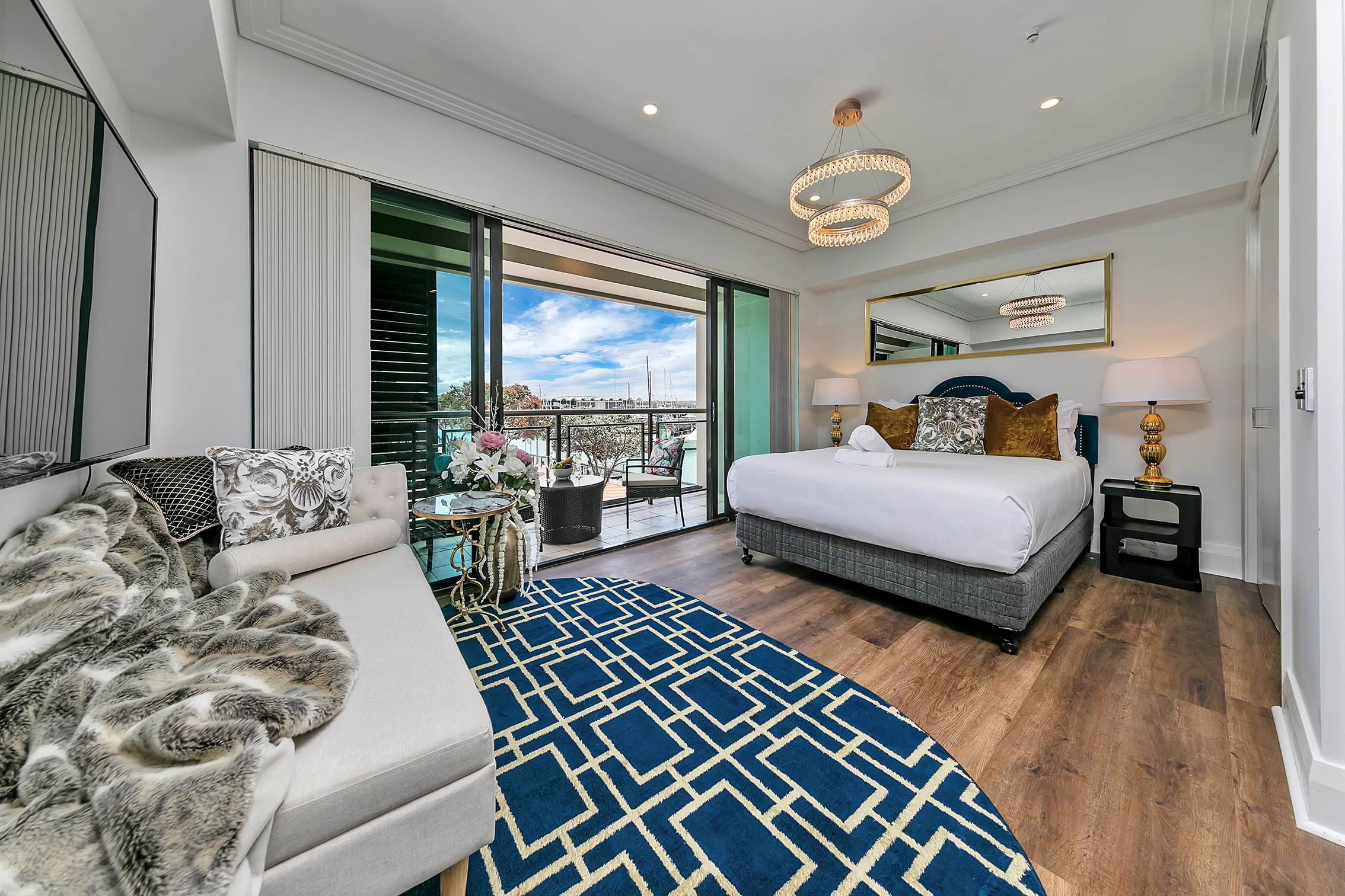 Harborside Elegance, & North West Aspect