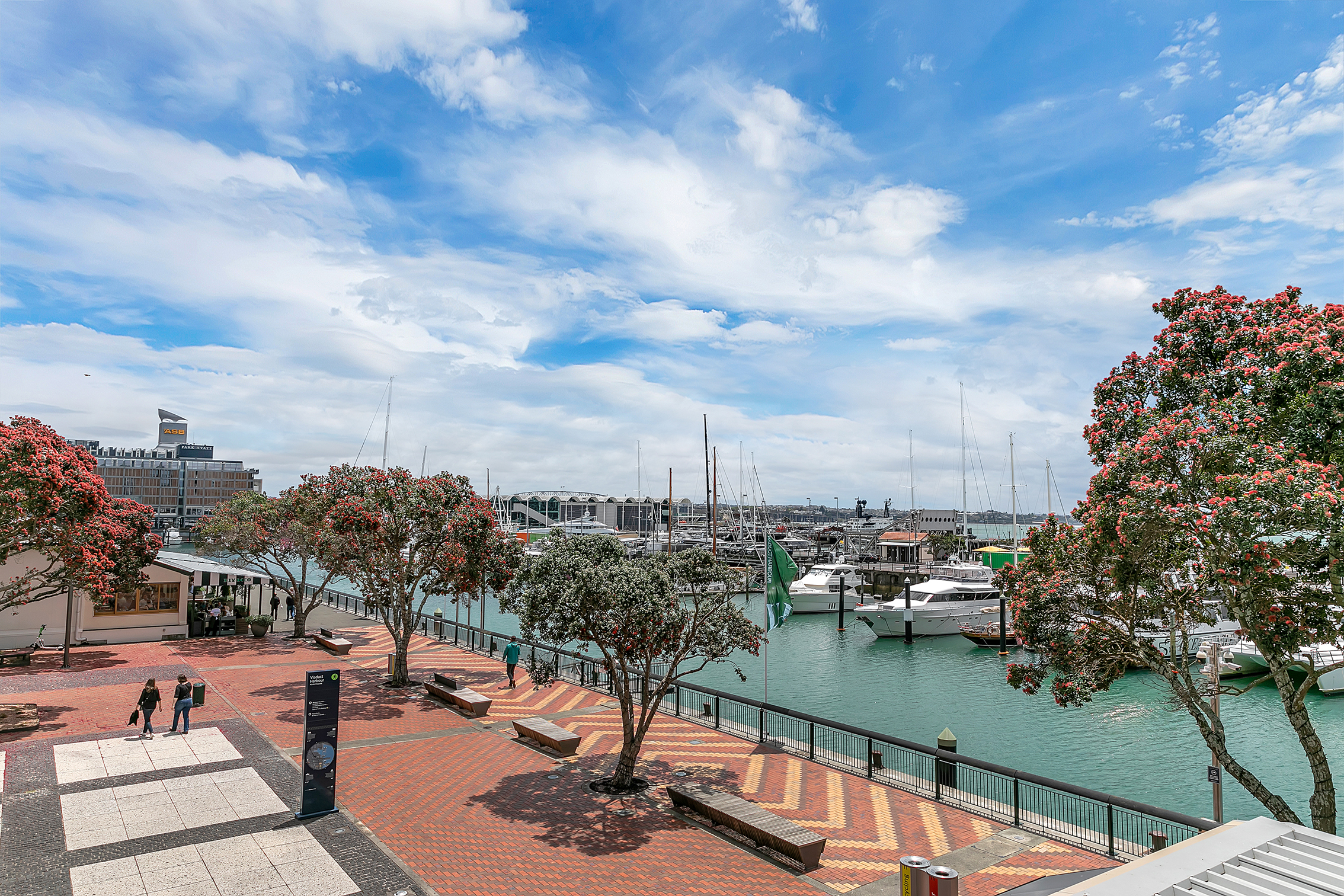 Harborside Elegance, & North West Aspect