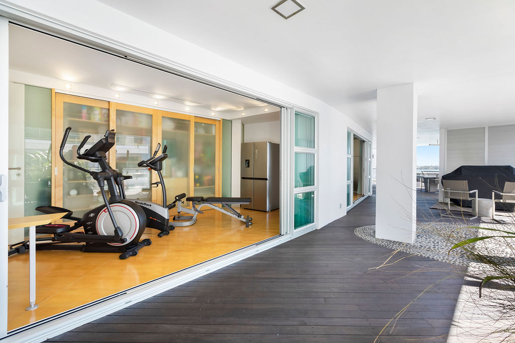 Waterfront Luxury in the Heart of Auckland