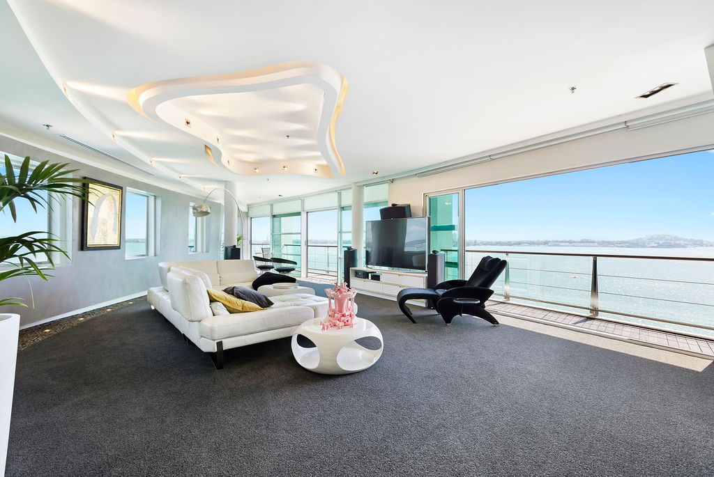 Waterfront Luxury in the Heart of Auckland