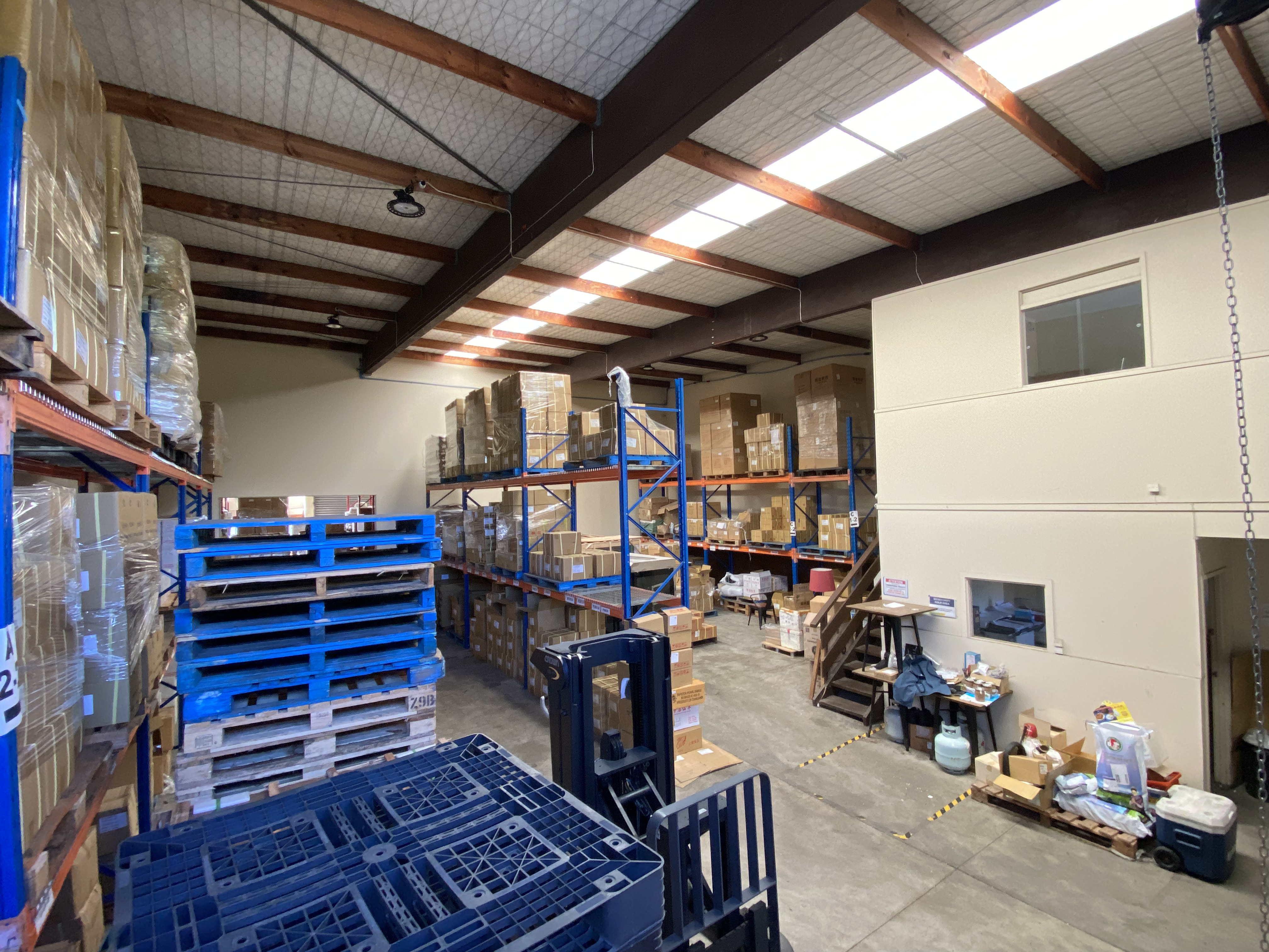 444SQM or 222SQM High Stud Warehouse for Lease