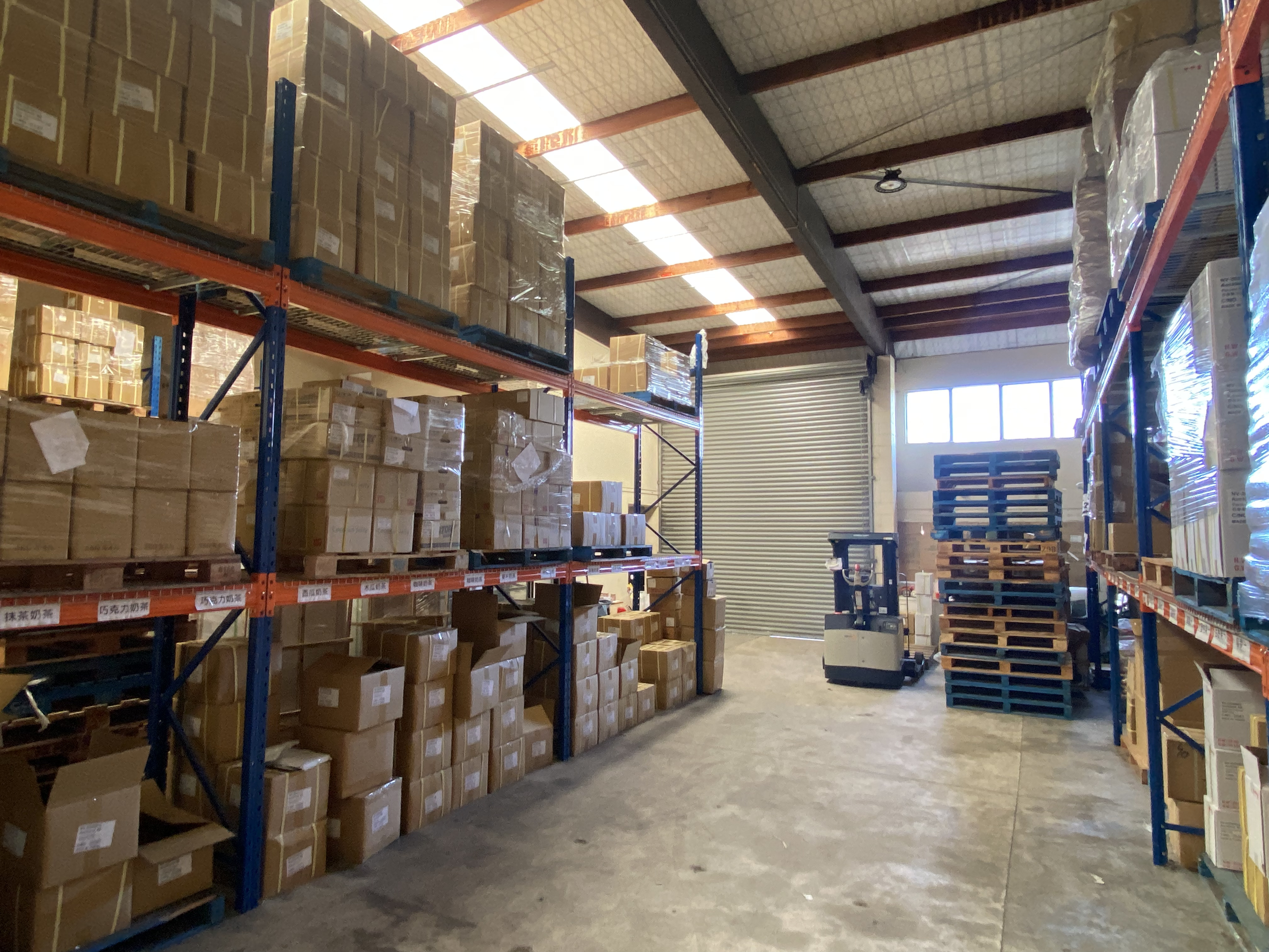 444SQM or 222SQM High Stud Warehouse for Lease