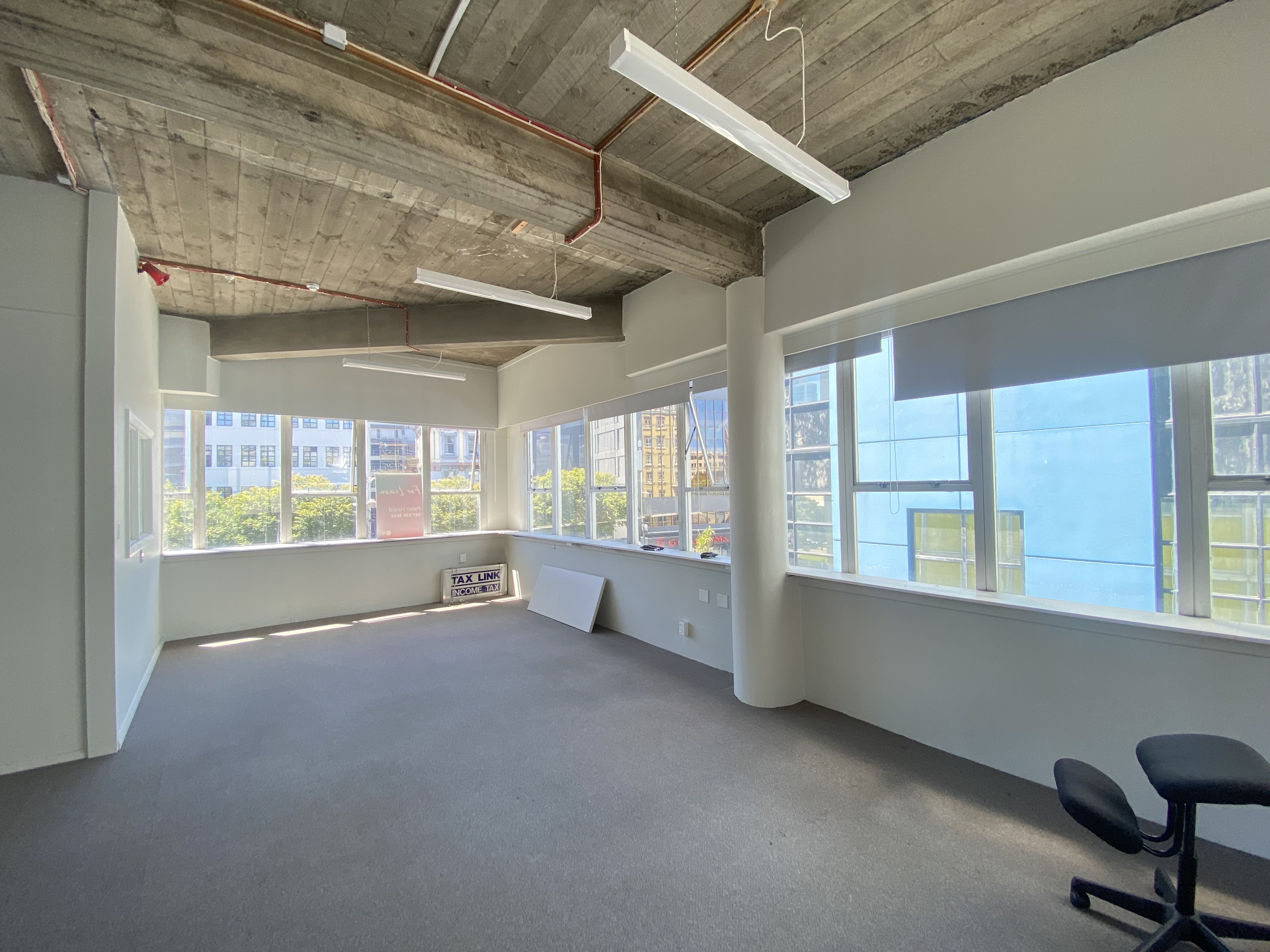 Easy and Flexible Terms Office on Dixon