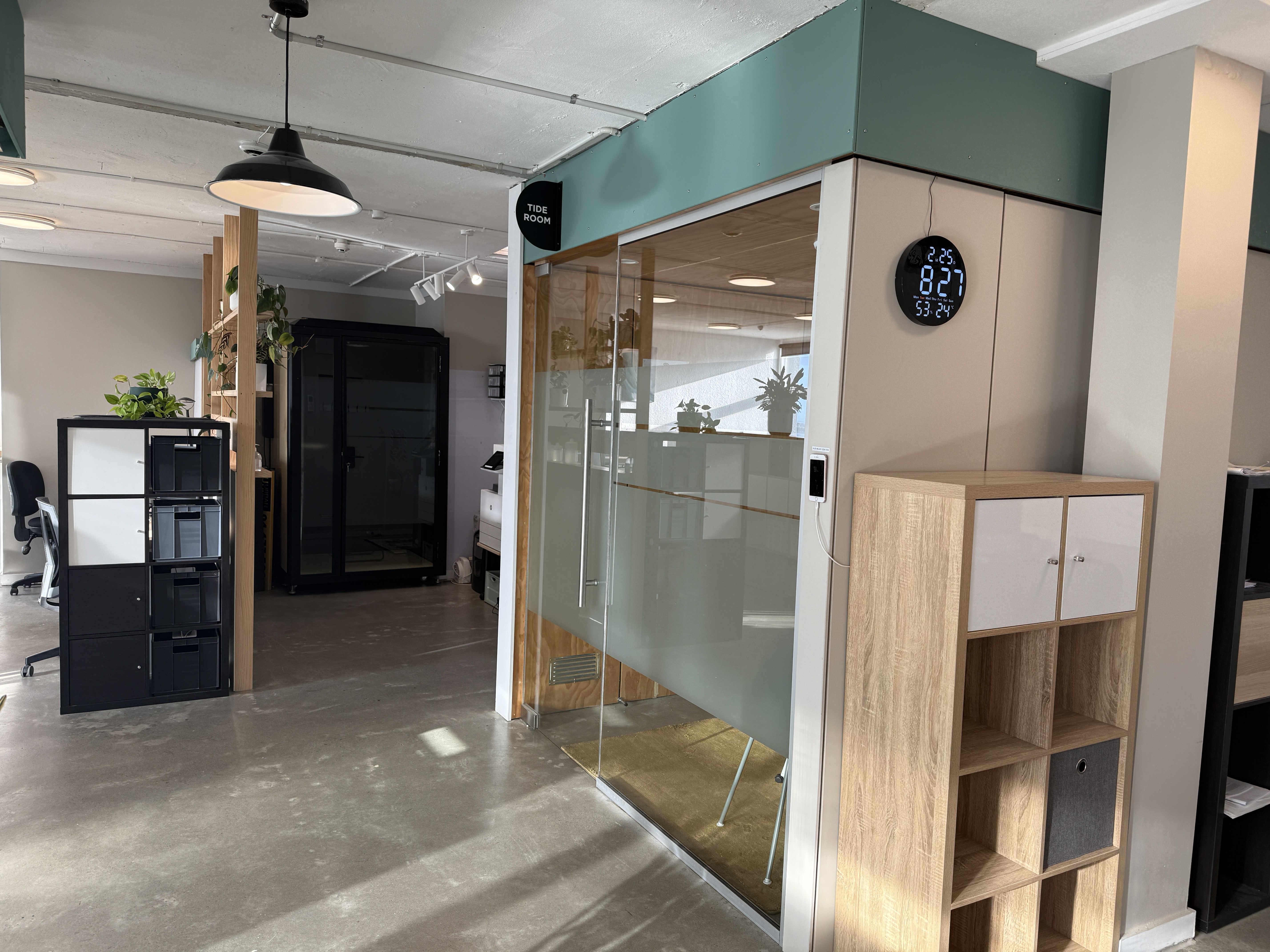 Affordable & Friendly WorkHub in Lyall Bay