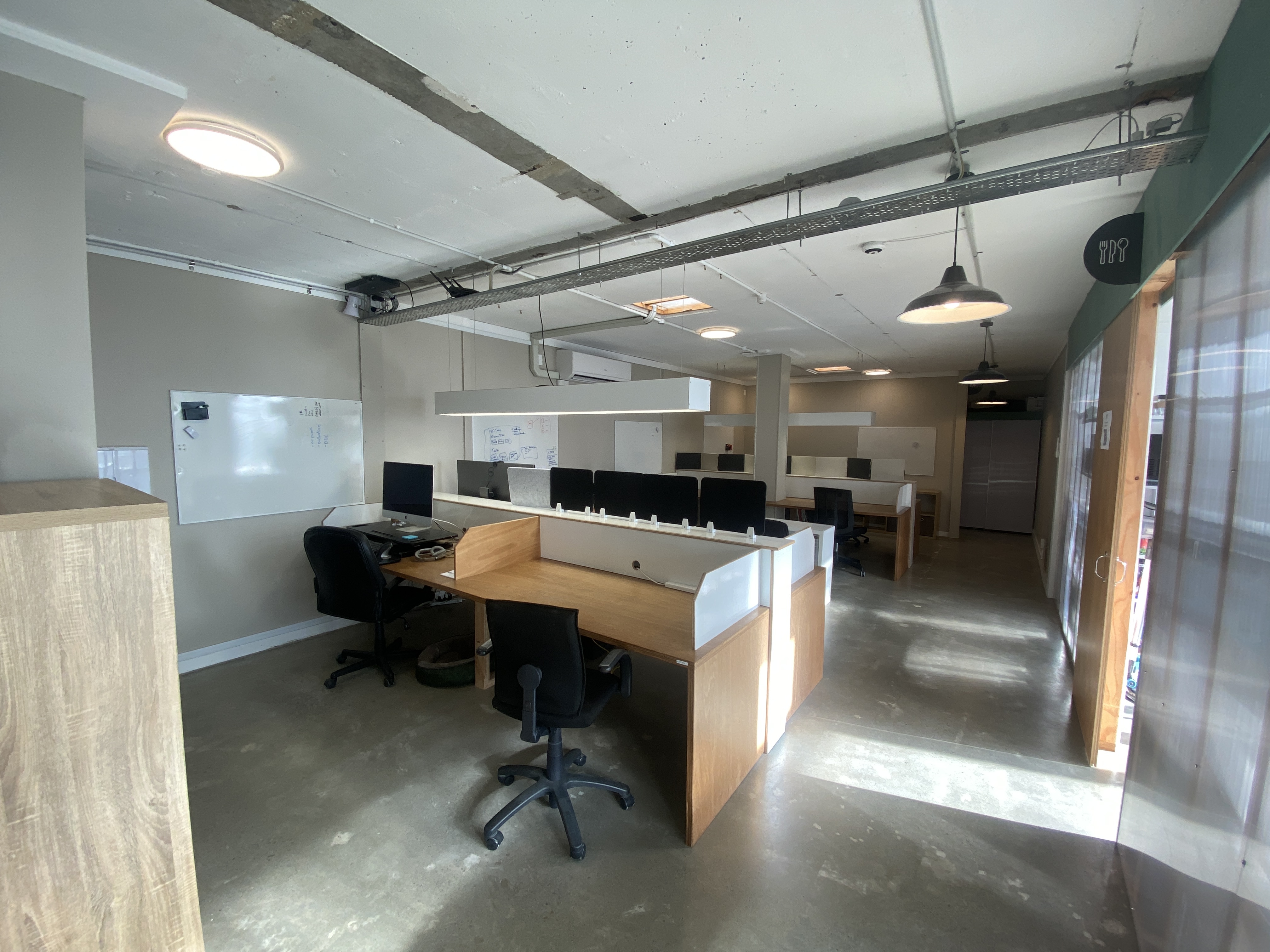 Affordable & Friendly WorkHub in Lyall Bay