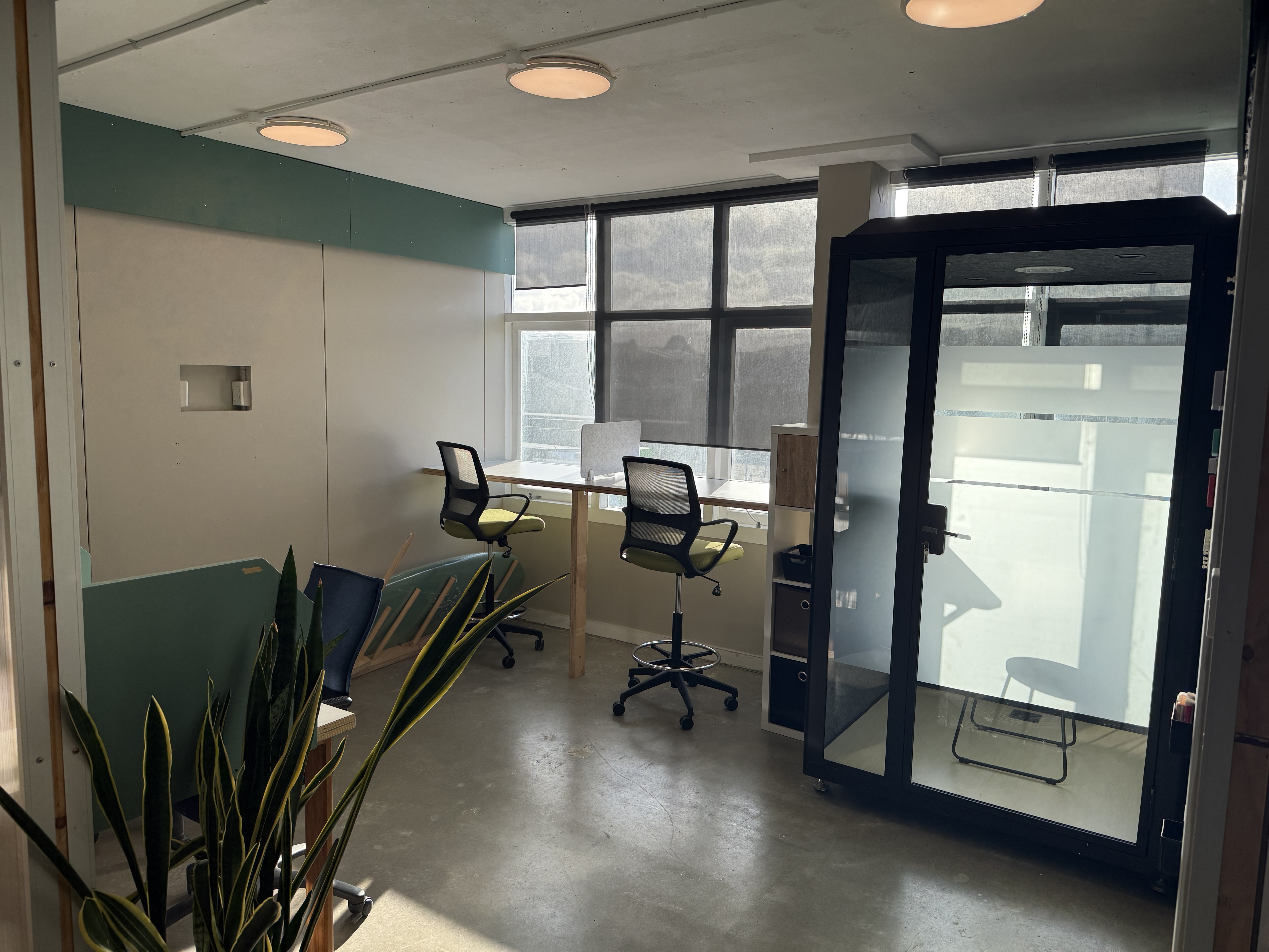Affordable & Friendly WorkHub in Lyall Bay