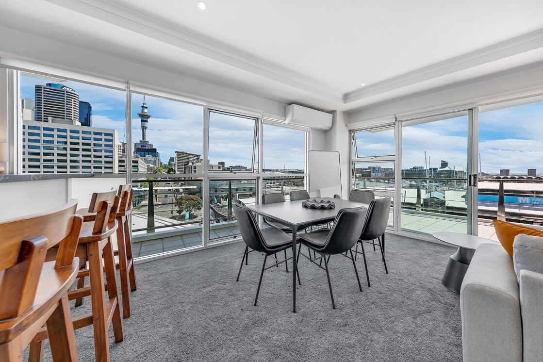 Spectacular Waterfront Views