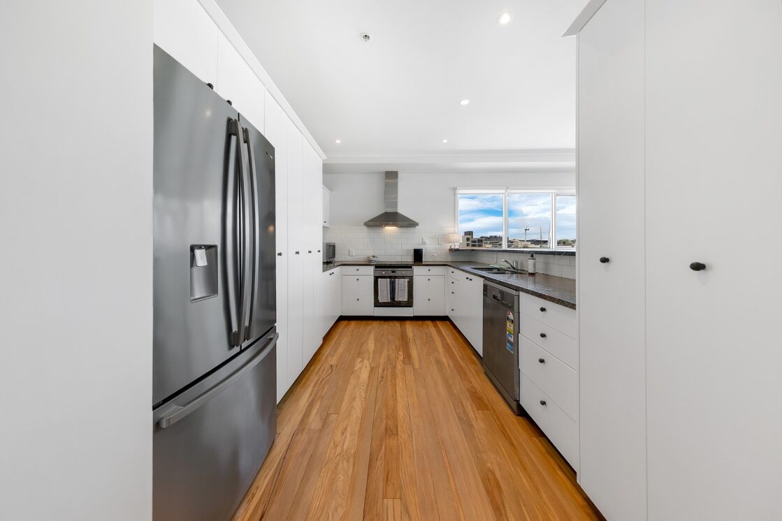 Spectacular Waterfront Views