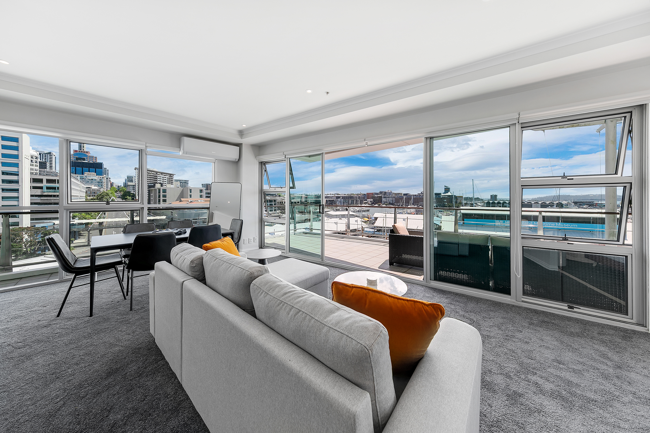 Spectacular Waterfront Views
