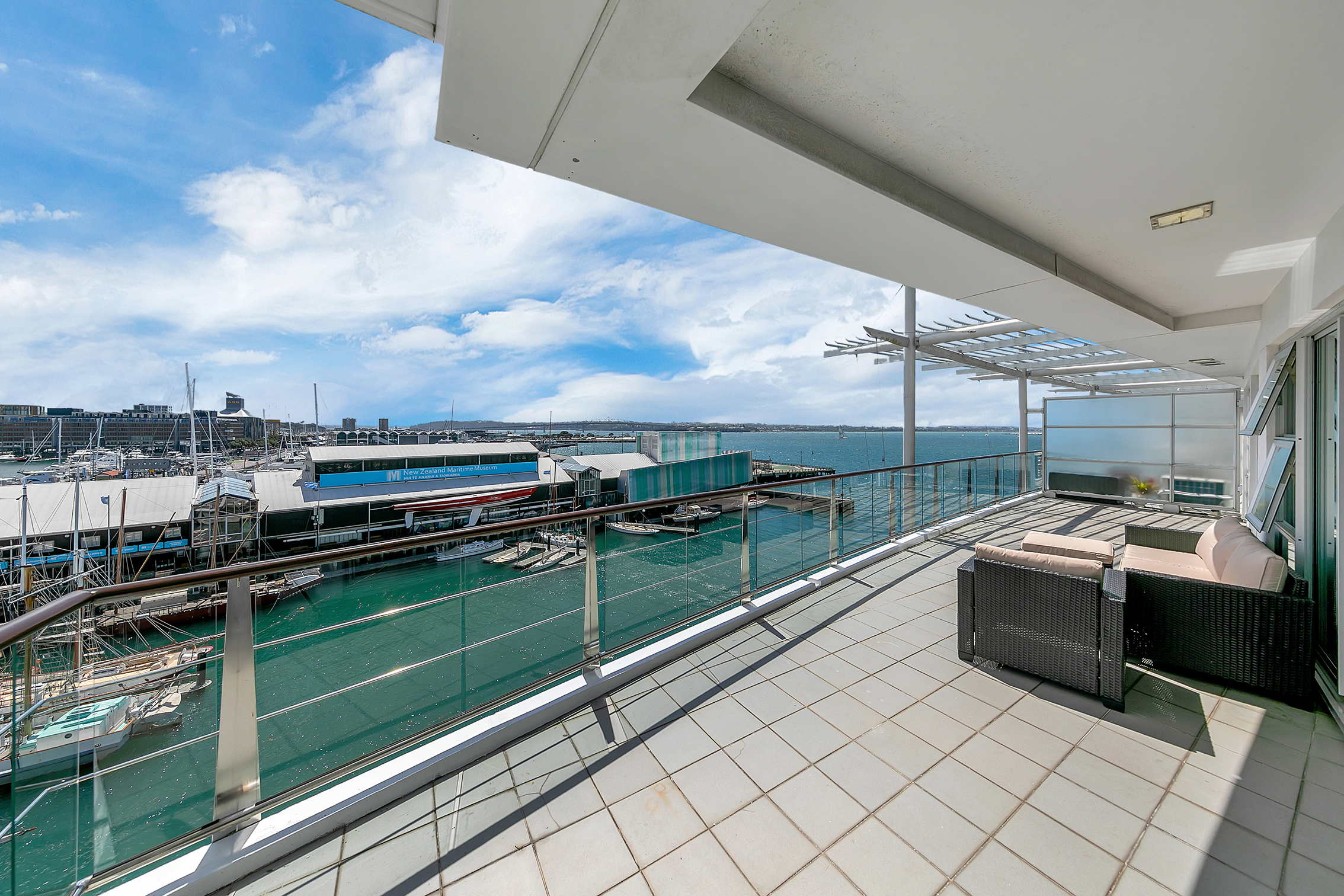 Spectacular Waterfront Views