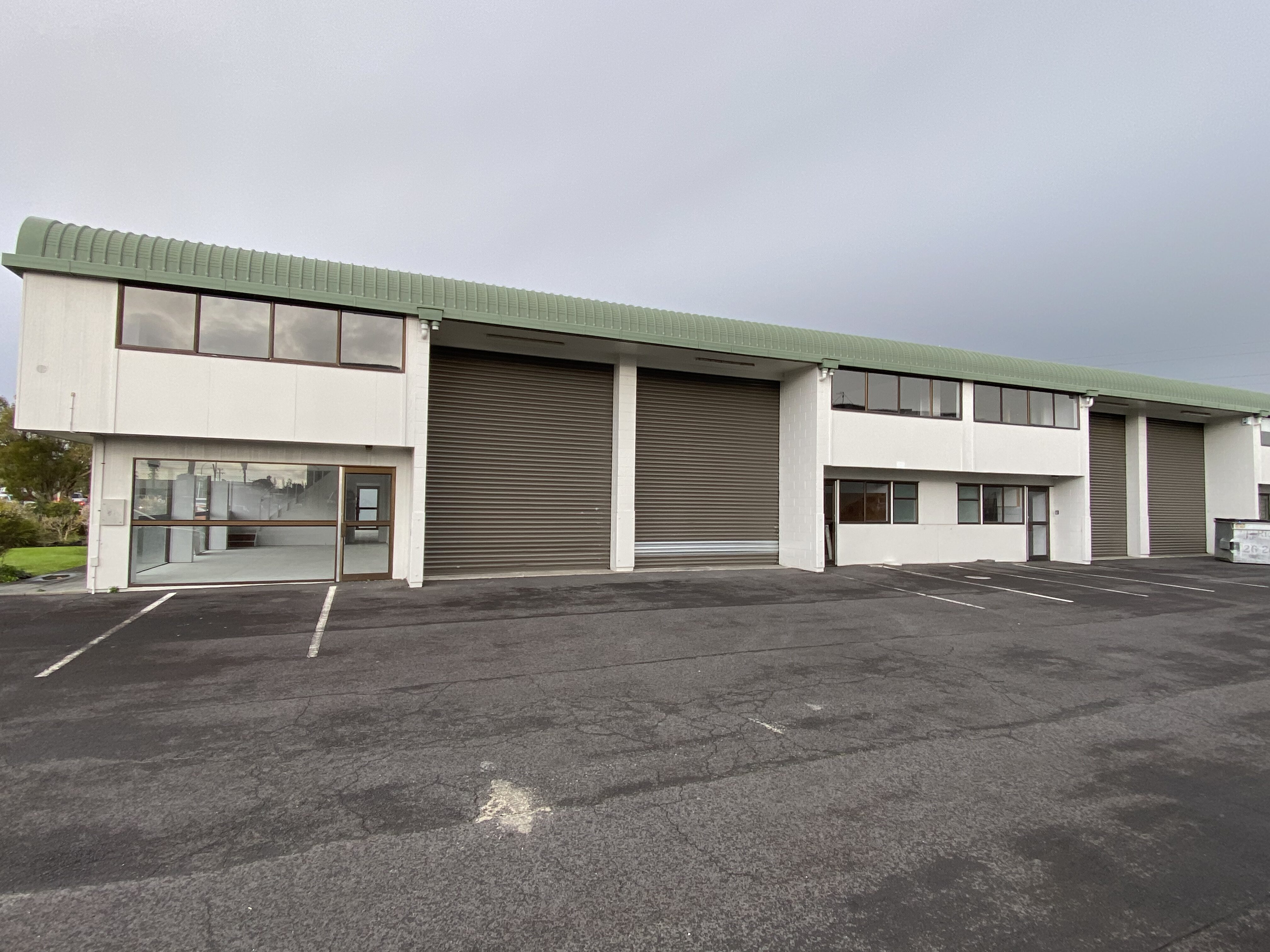 628SQM Warehouse/Office + Multiple Roller Doors