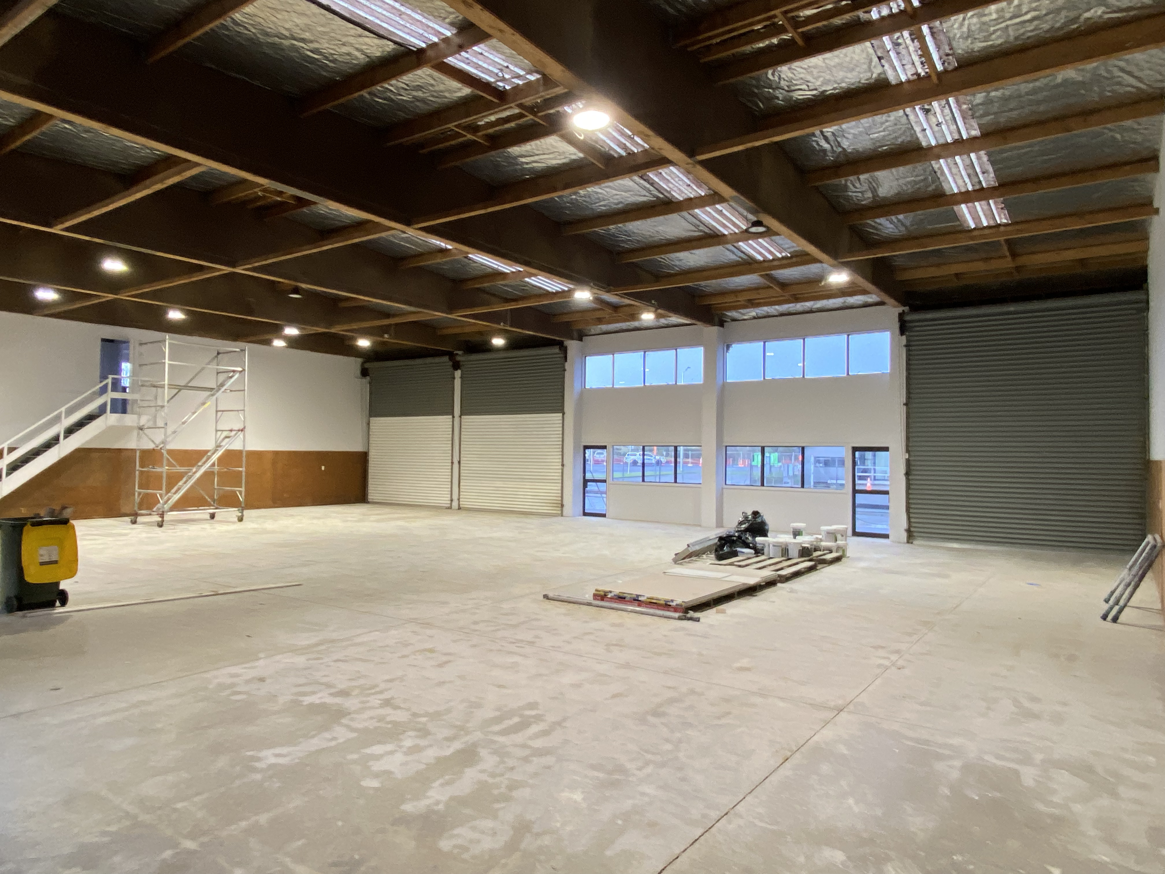 628SQM Warehouse/Office + Multiple Roller Doors