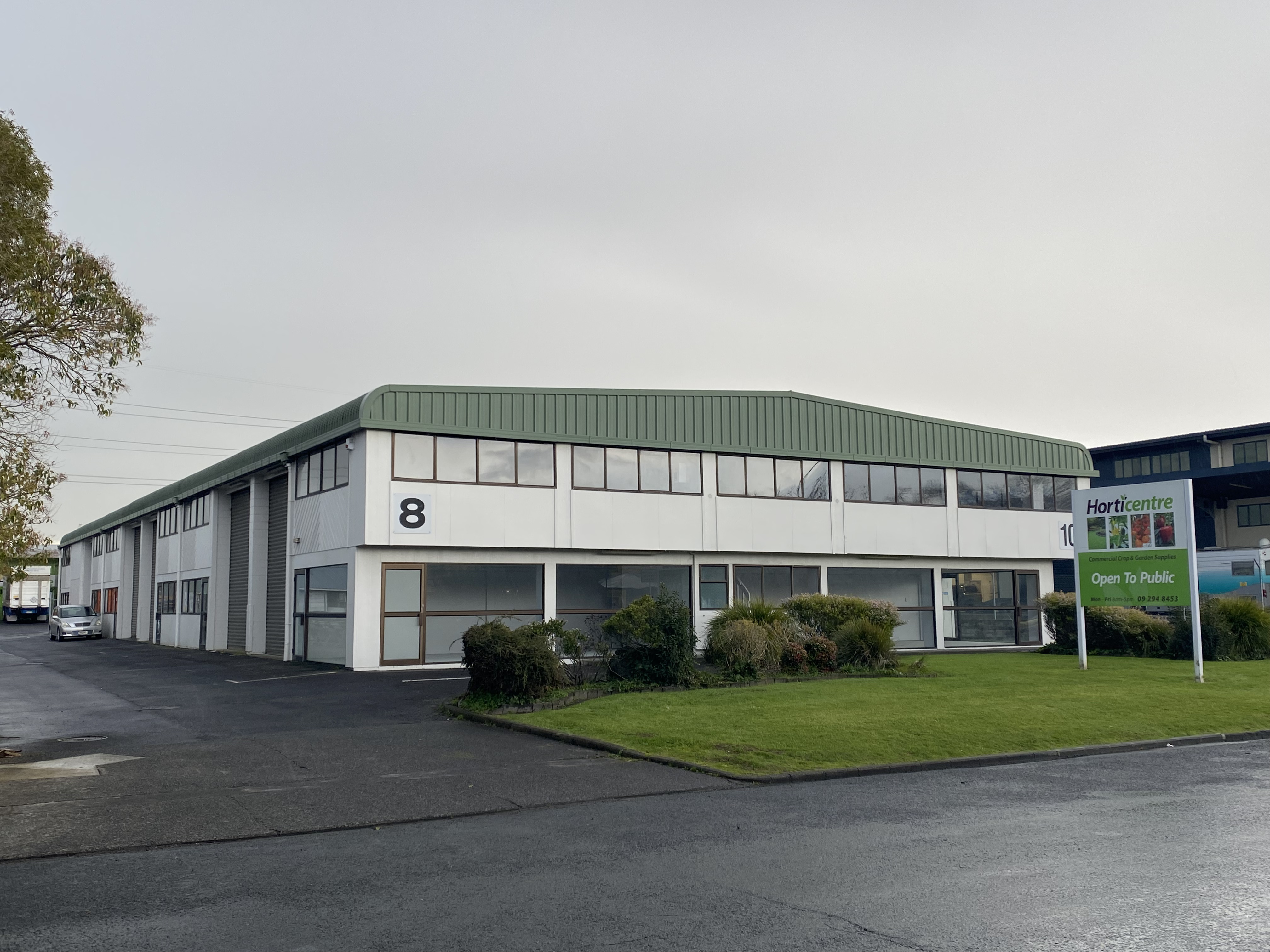 628SQM Warehouse/Office + Multiple Roller Doors