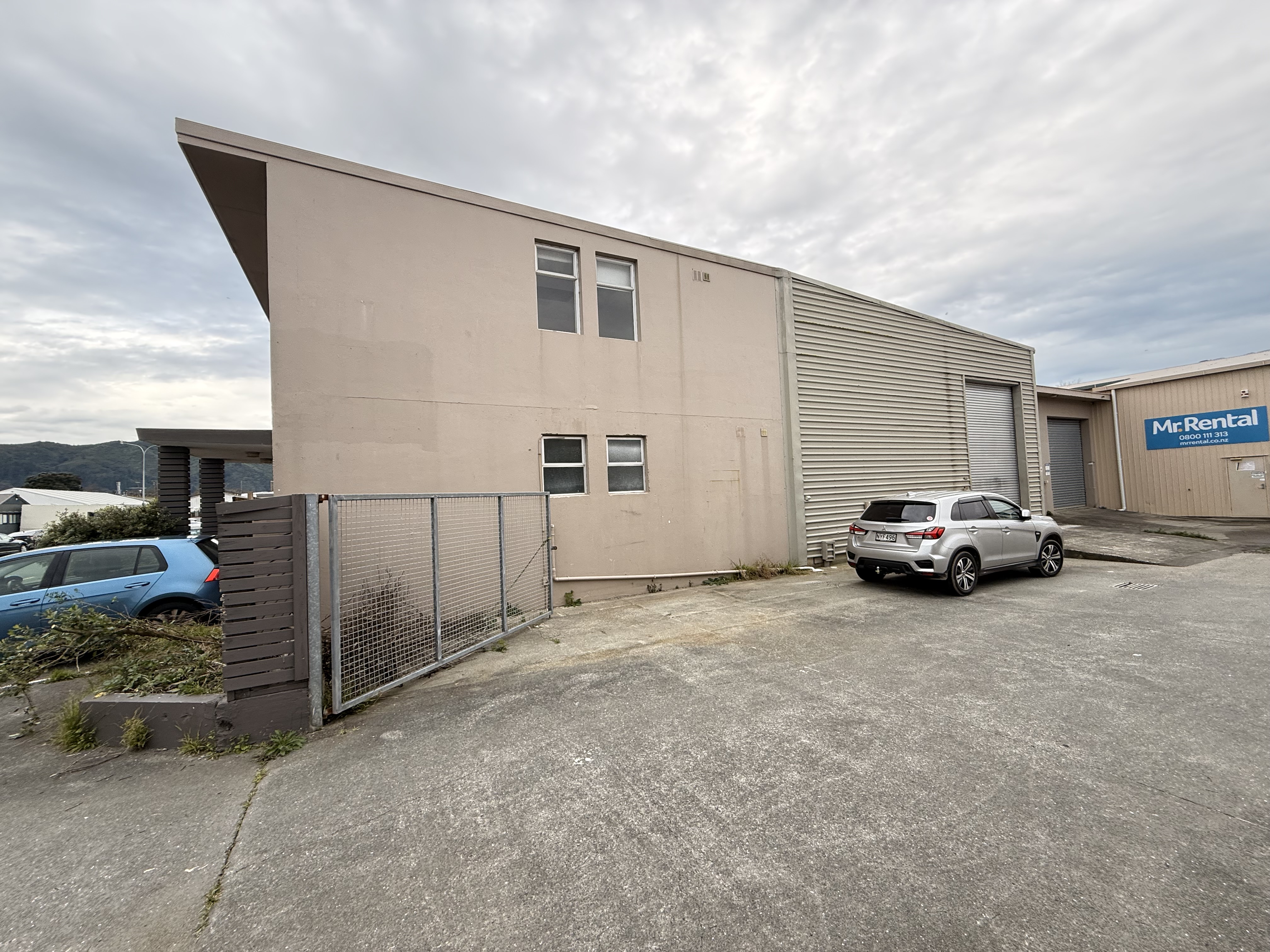 Functional Warehous with Great Office Space