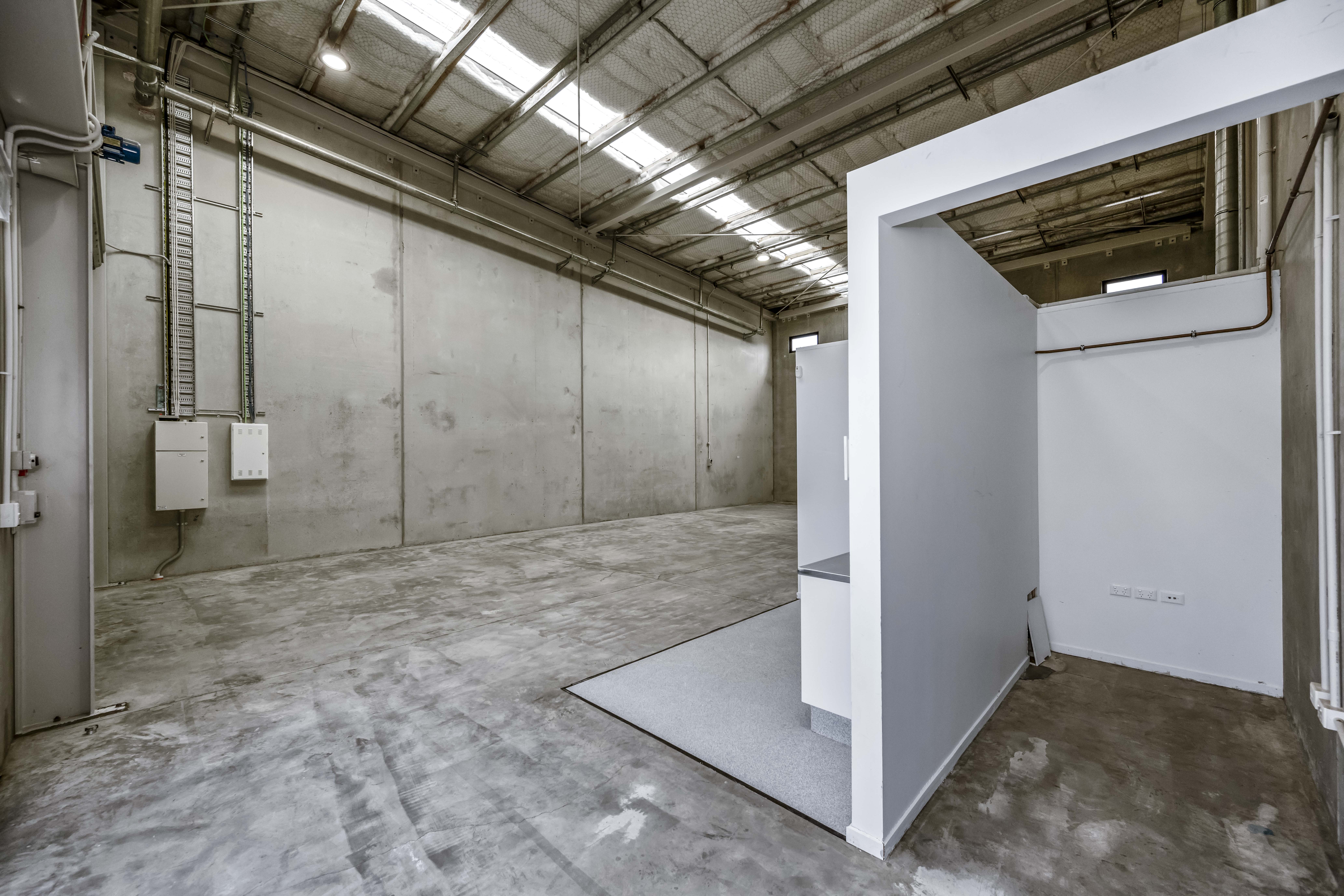 147SQM Modern Industrial Warehouse For Lease