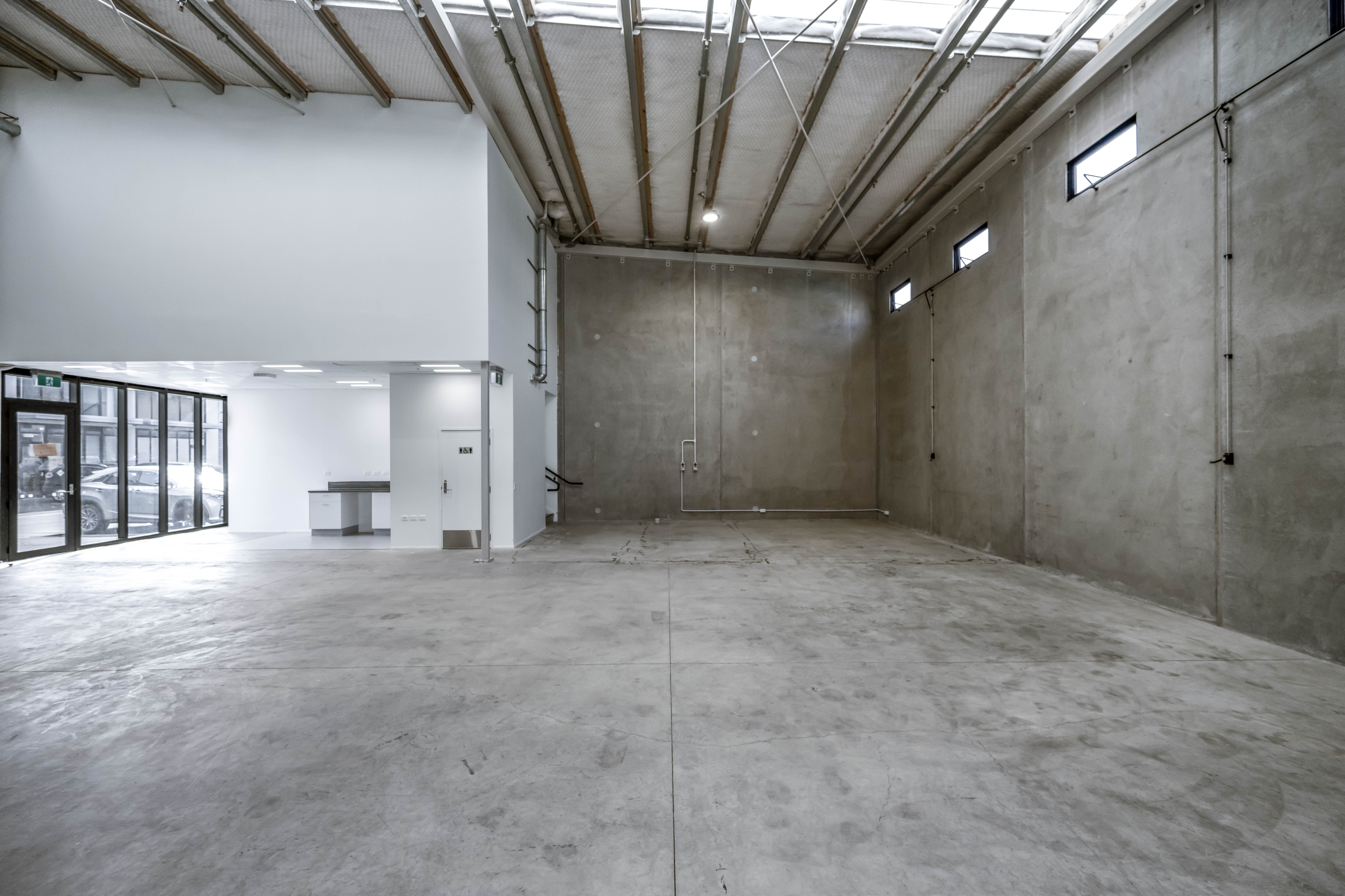 218SQM Modern Industrial Warehouse For Lease