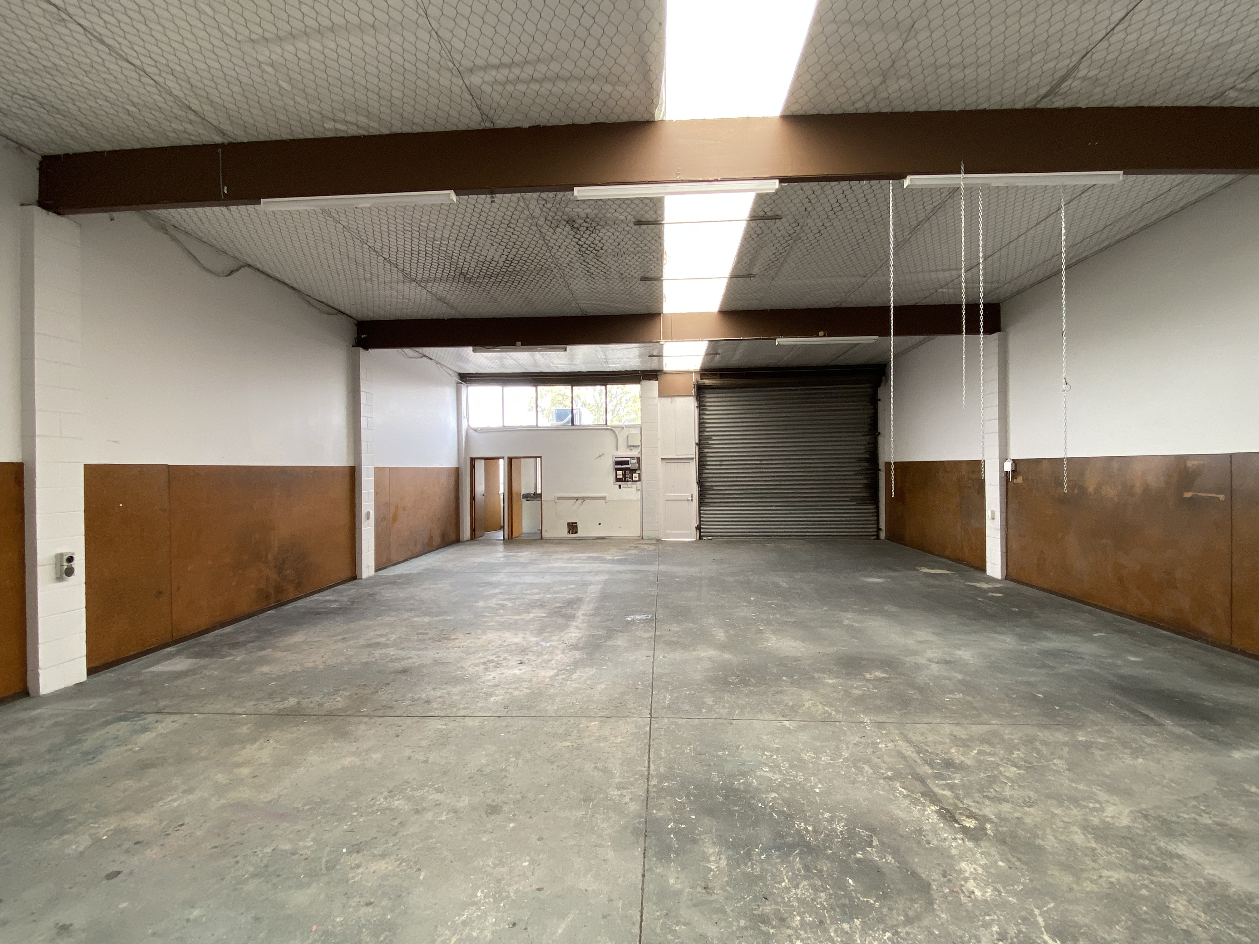 169SQM Functional Warehouse For Lease