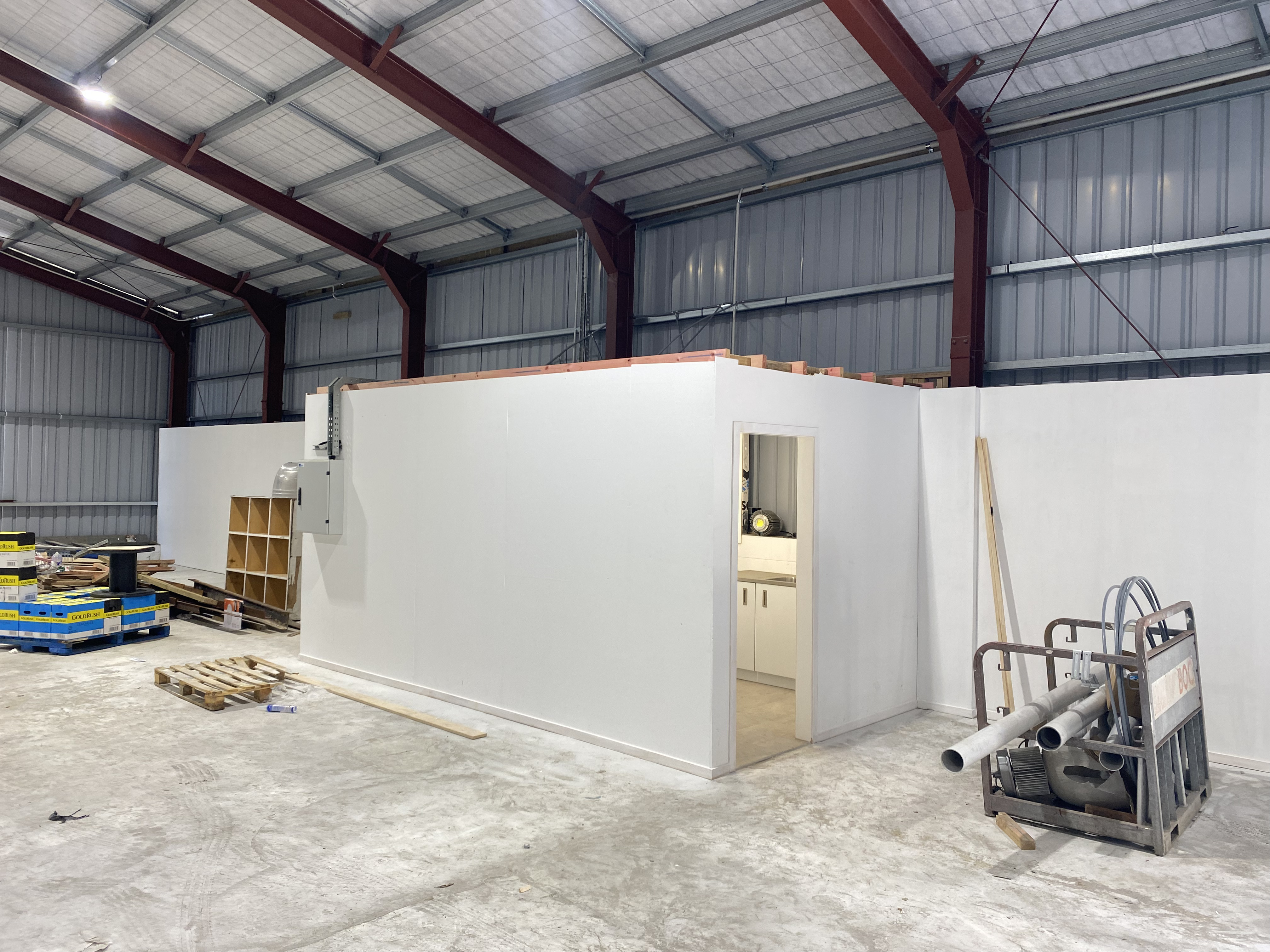 407SQM Functional Clear span Warehouse For Lease