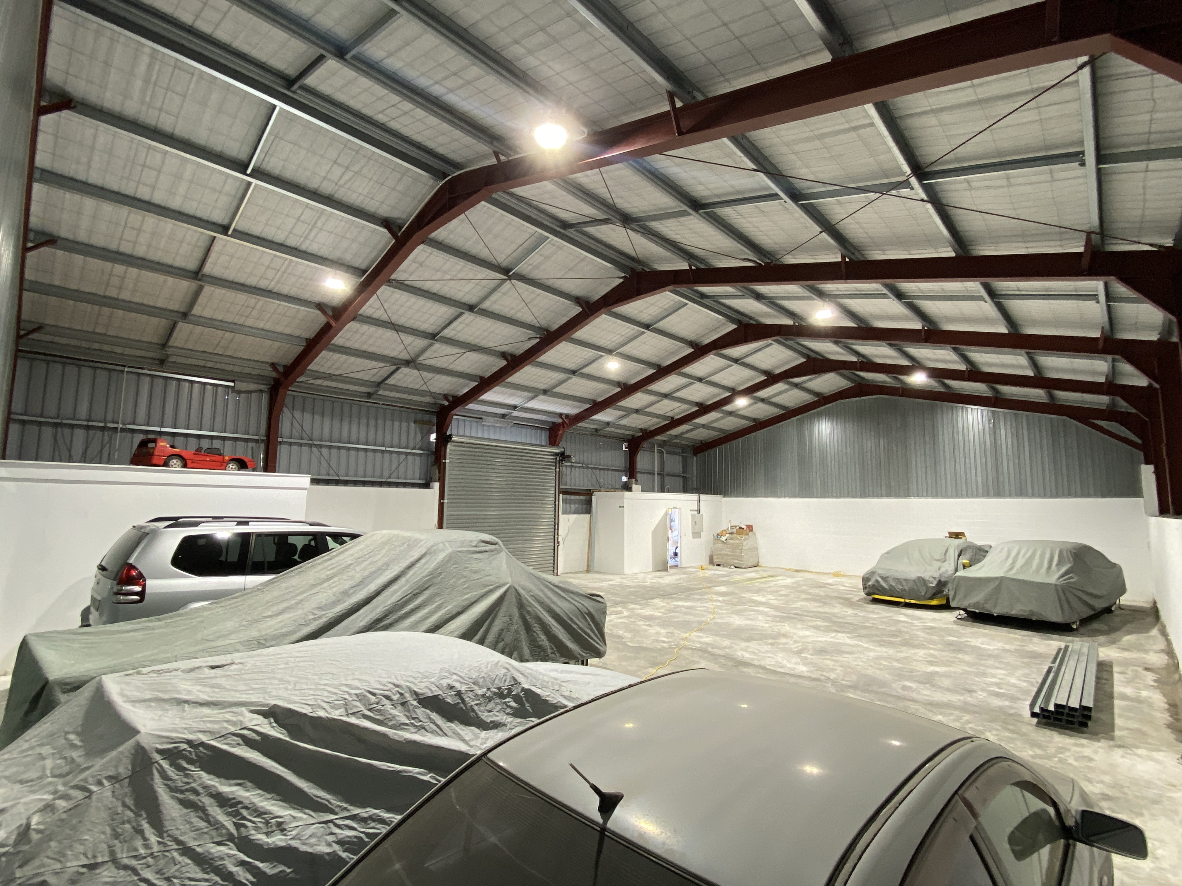 254SQM Functional Clear span Warehouse For Lease 2
