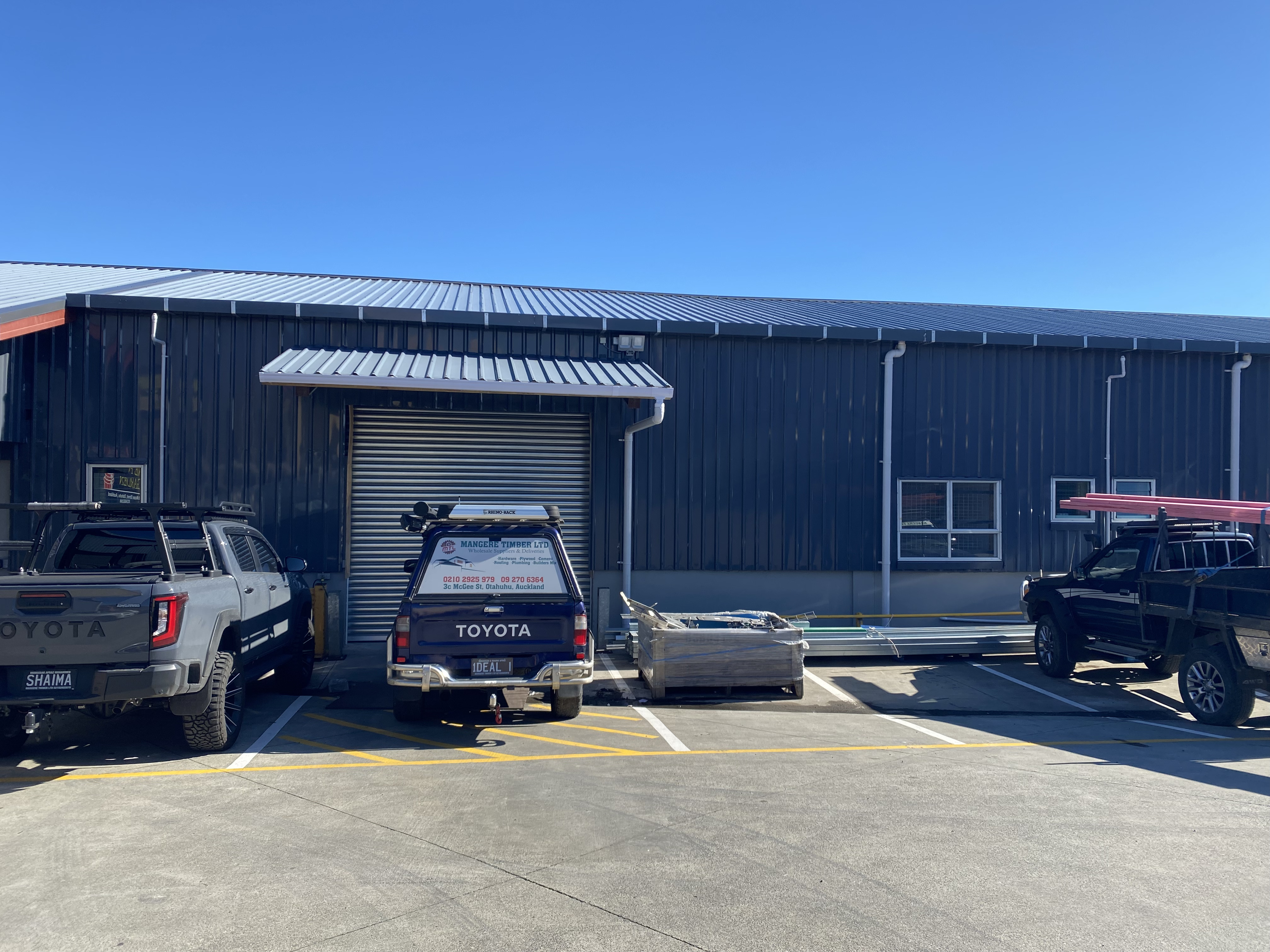 254SQM Functional Clear span Warehouse For Lease 4