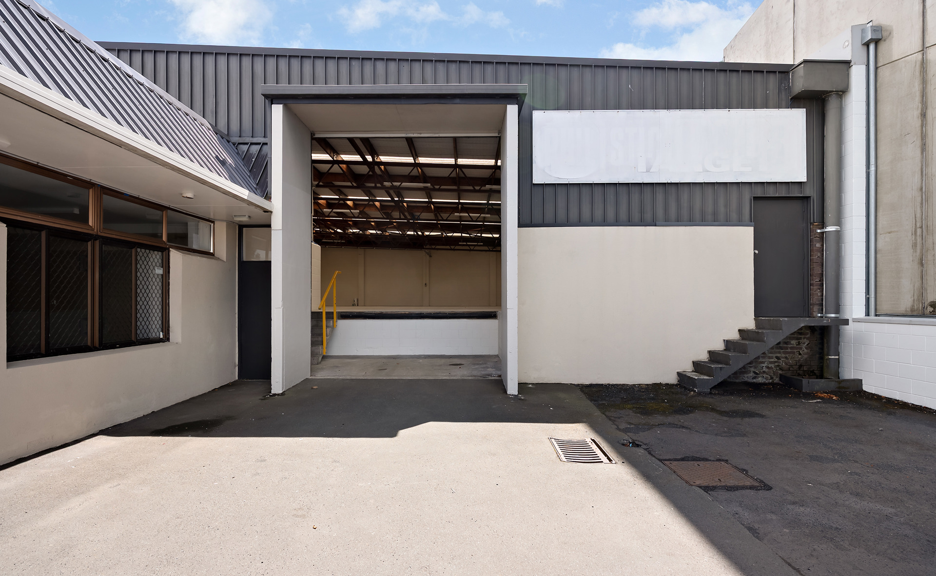 677SQM Cost-Effective Mt Eden Warehouse + 13 Car Parks