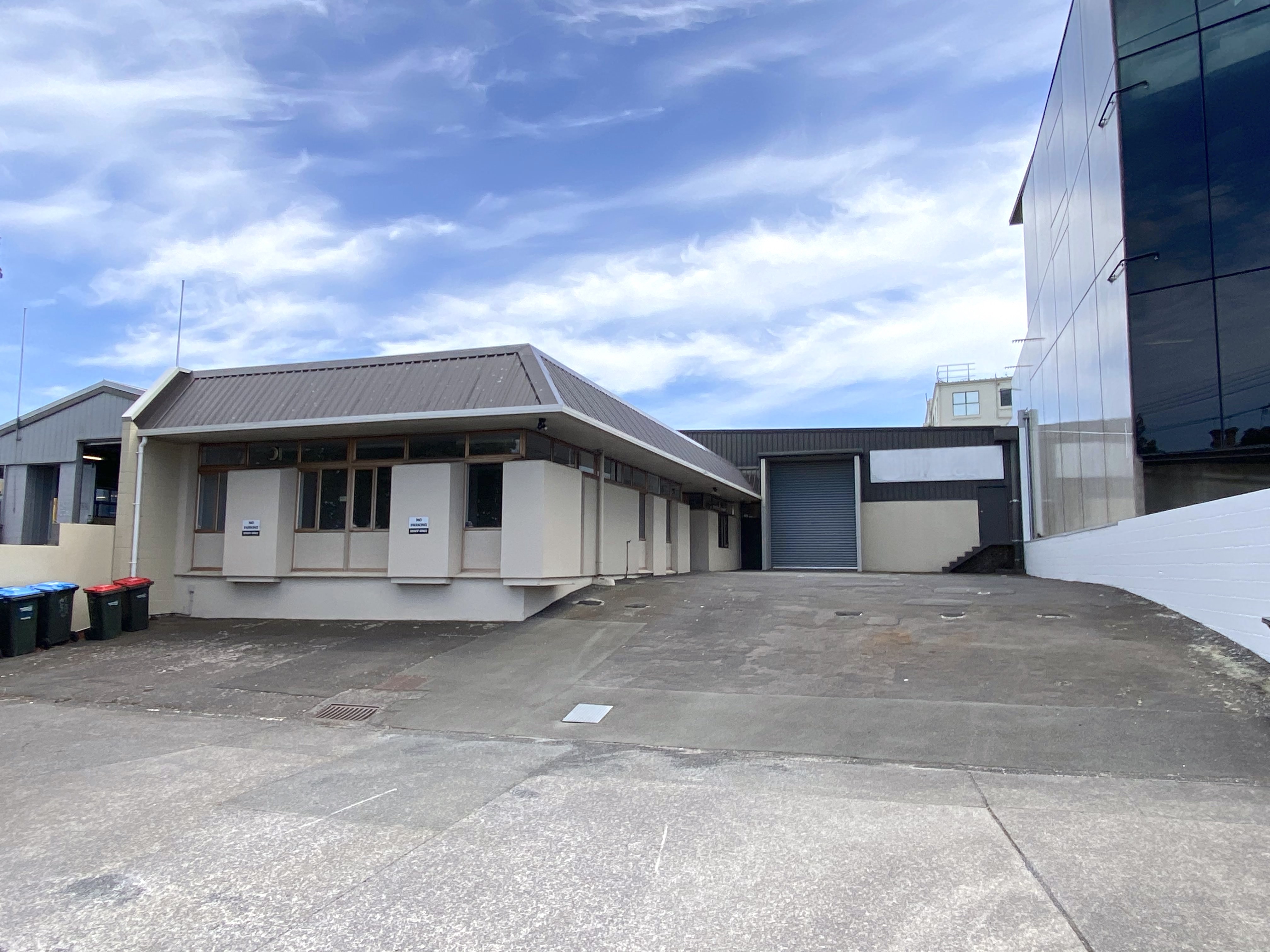 677SQM Cost-Effective Mt Eden Warehouse + 13 Car Parks