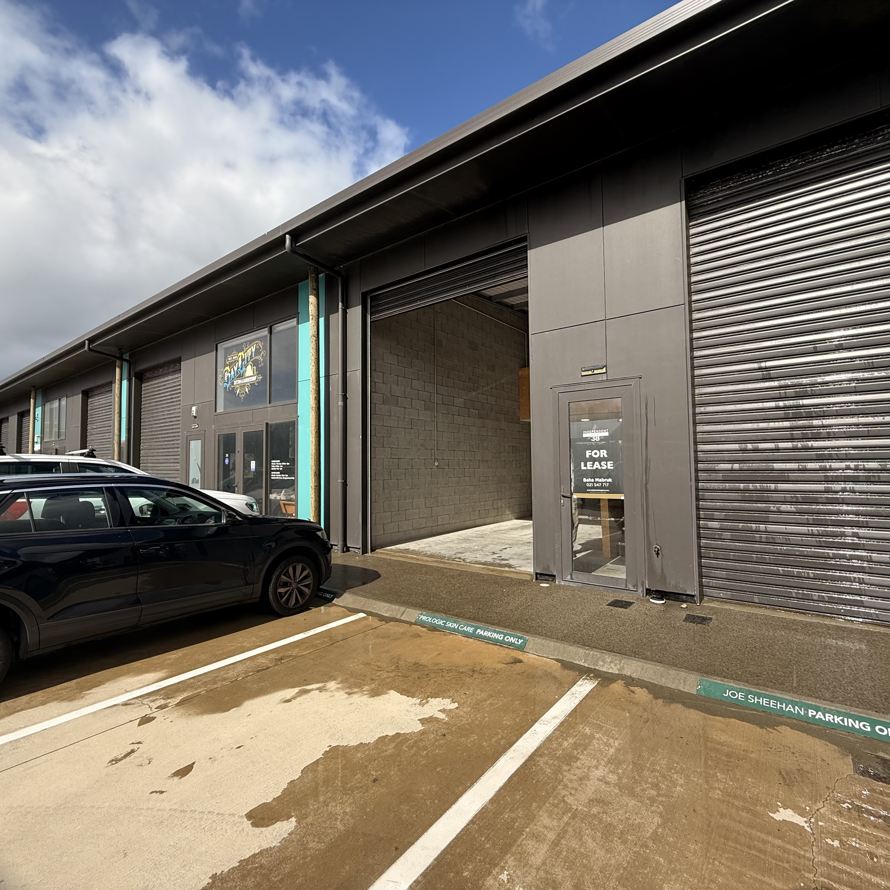 Warehouse with Ocean Views in Lyall Bay