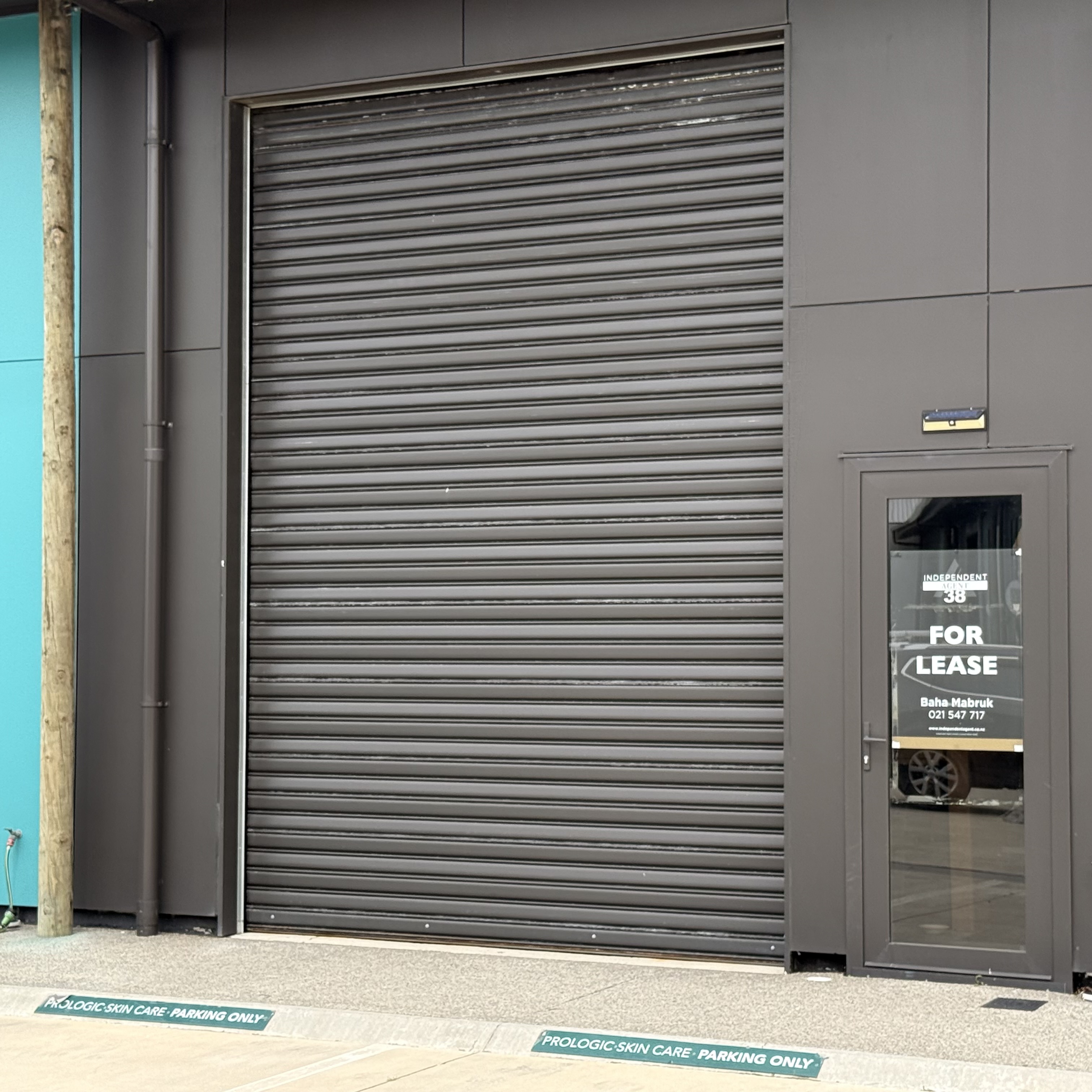 Warehouse with Ocean Views in Lyall Bay