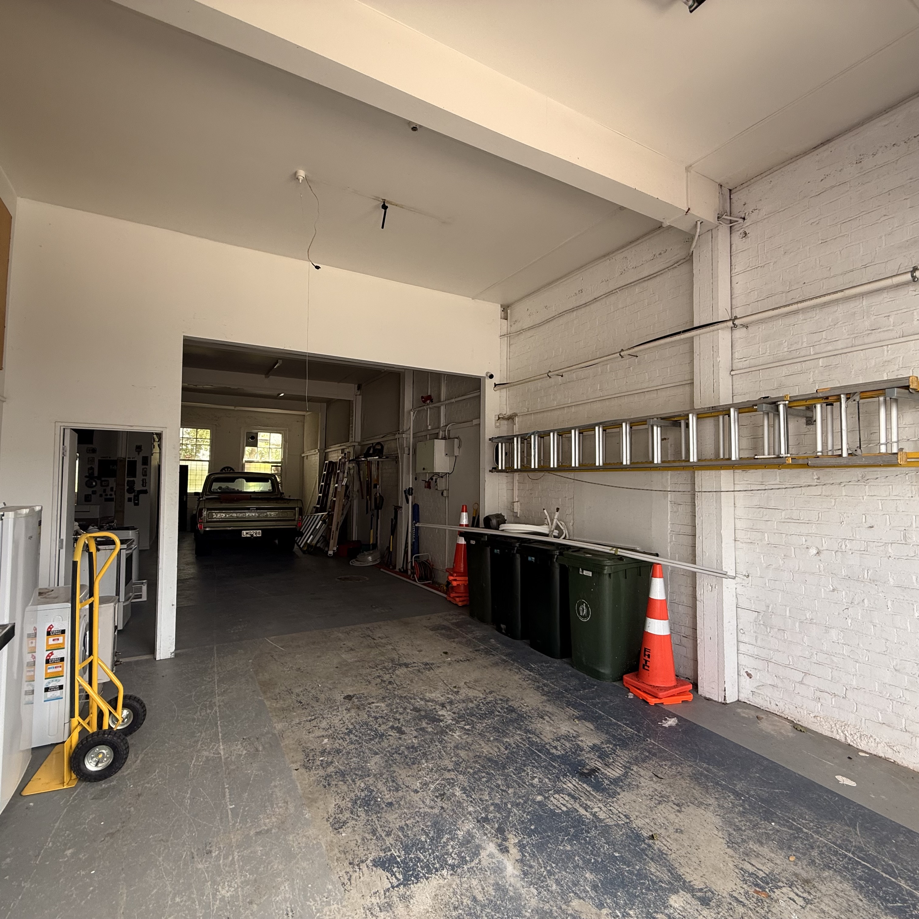 Industrial Warehouse in Mount Cook