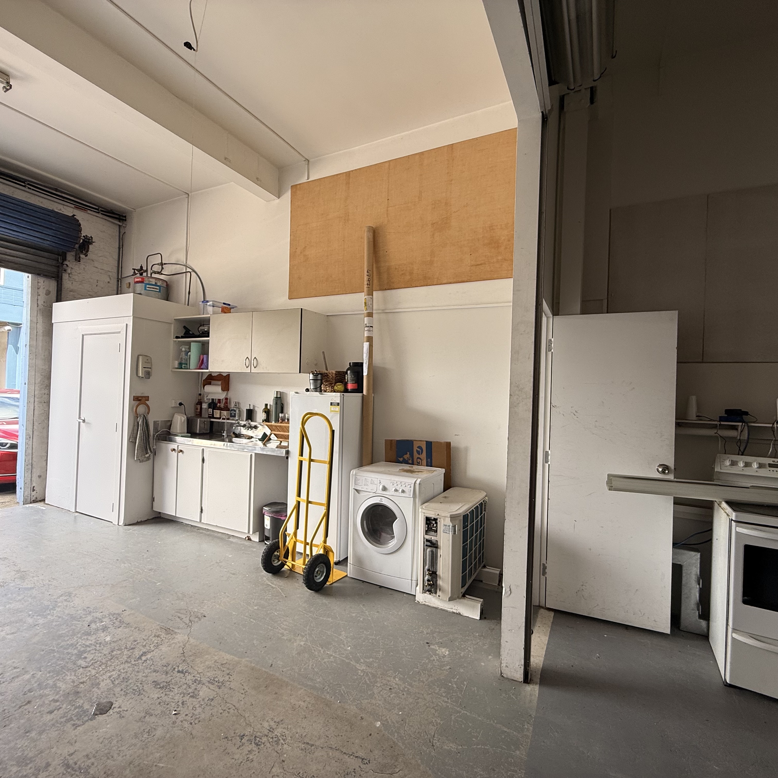 Industrial Warehouse in Mount Cook