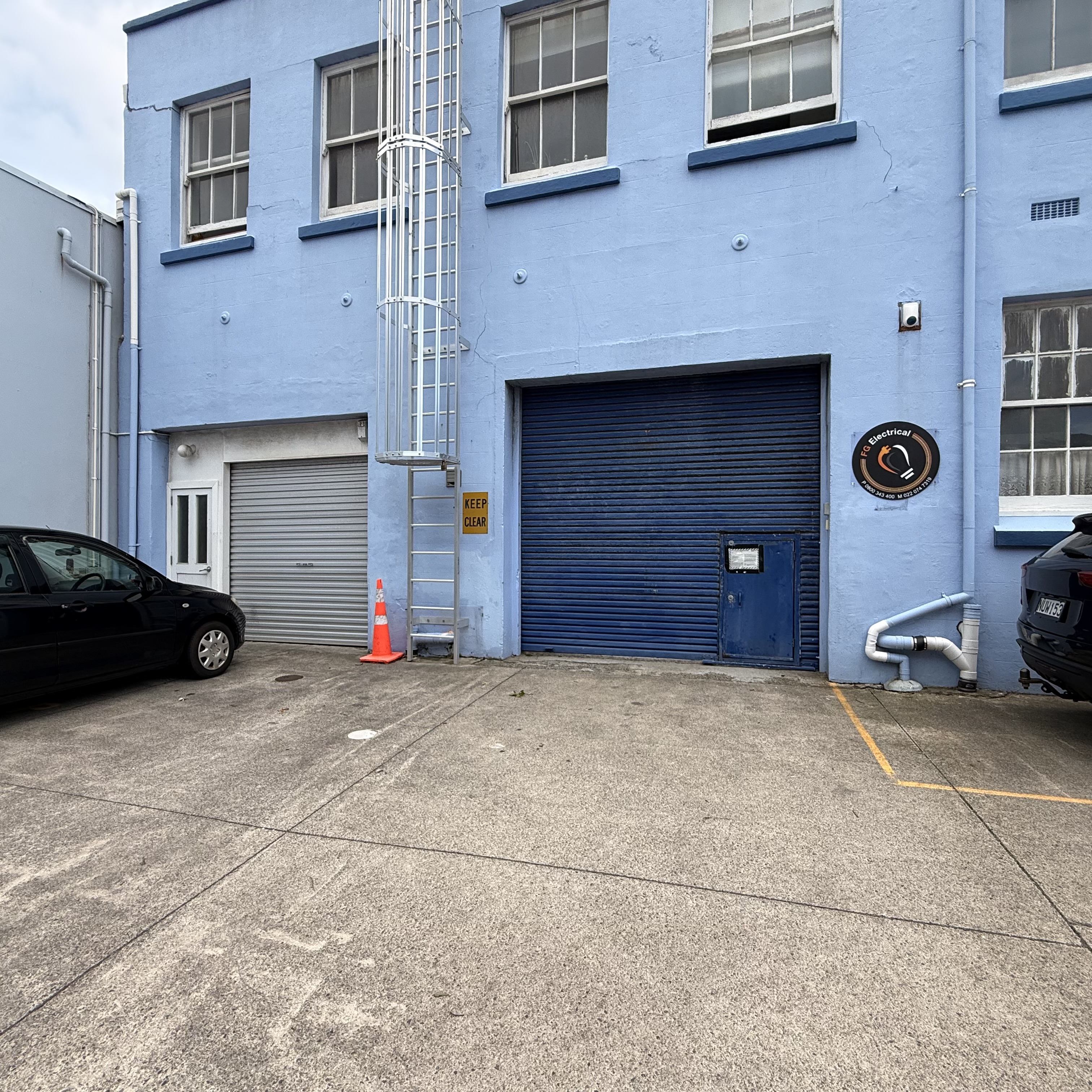 Industrial Warehouse in Mount Cook