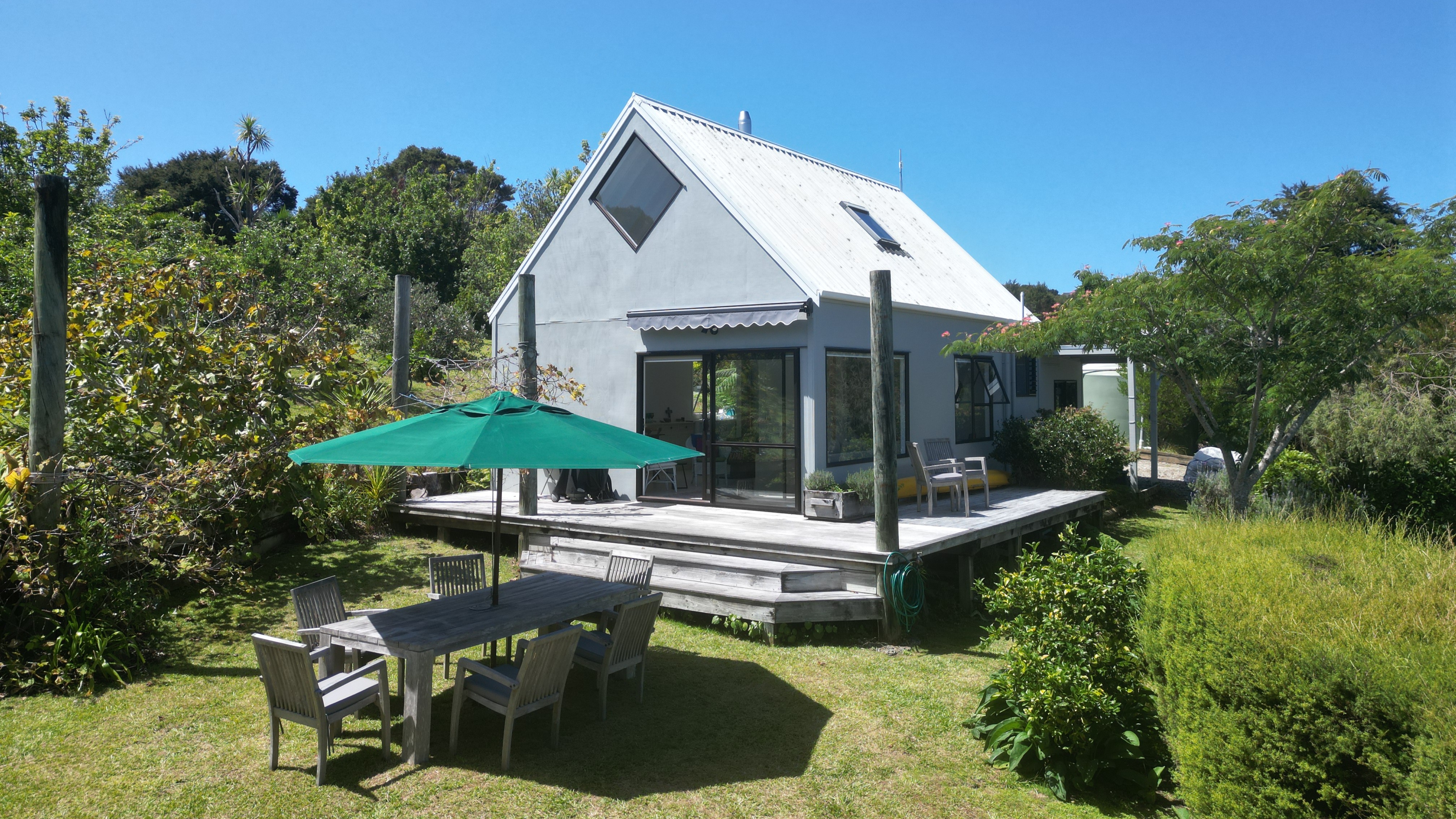 House, Car, Boat - The Ultimate Kawau Escape