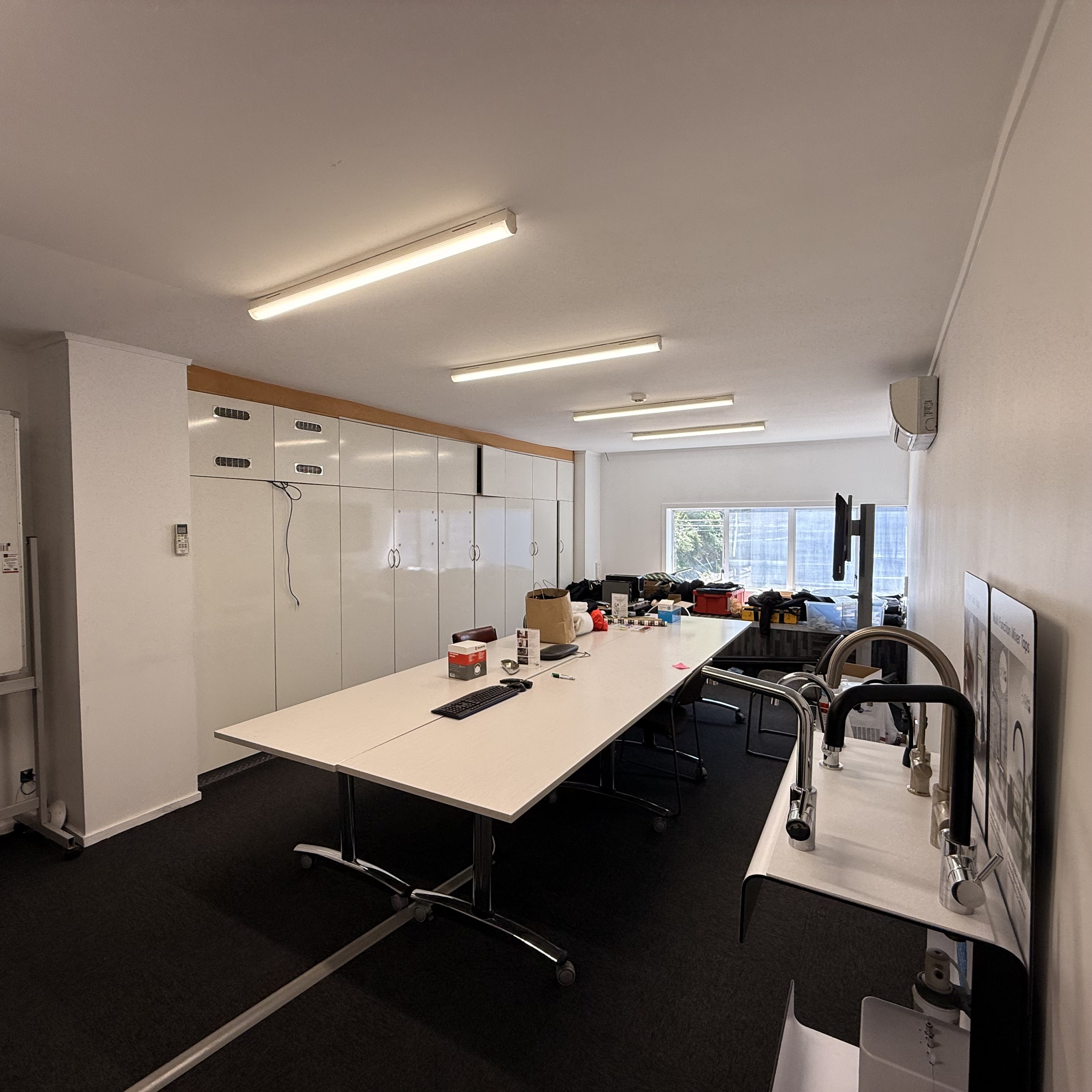 Good size workshop in Ngauranga