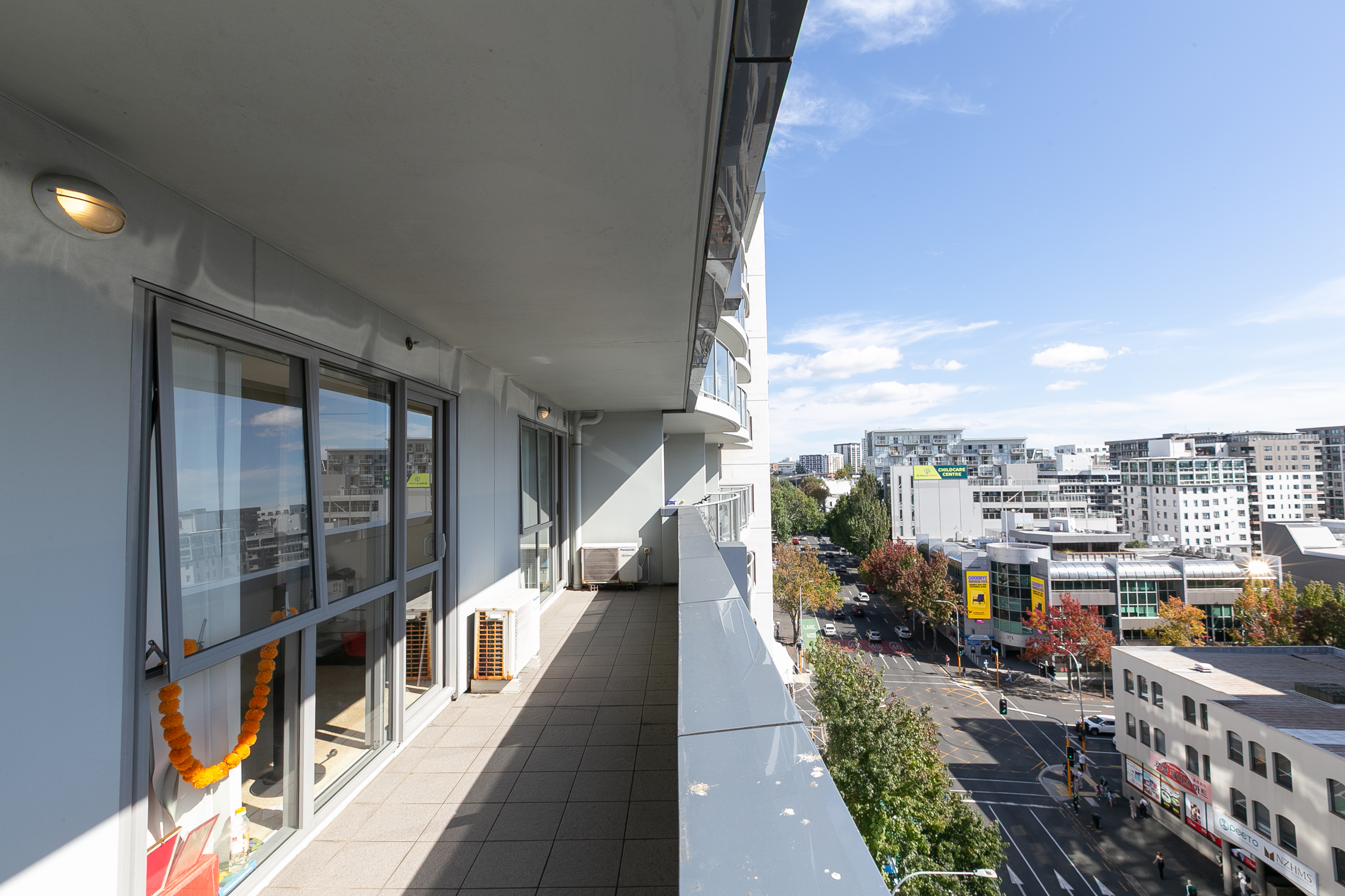 SKY HIGH | NORTH-FACING | 3 BEDS | $699k
