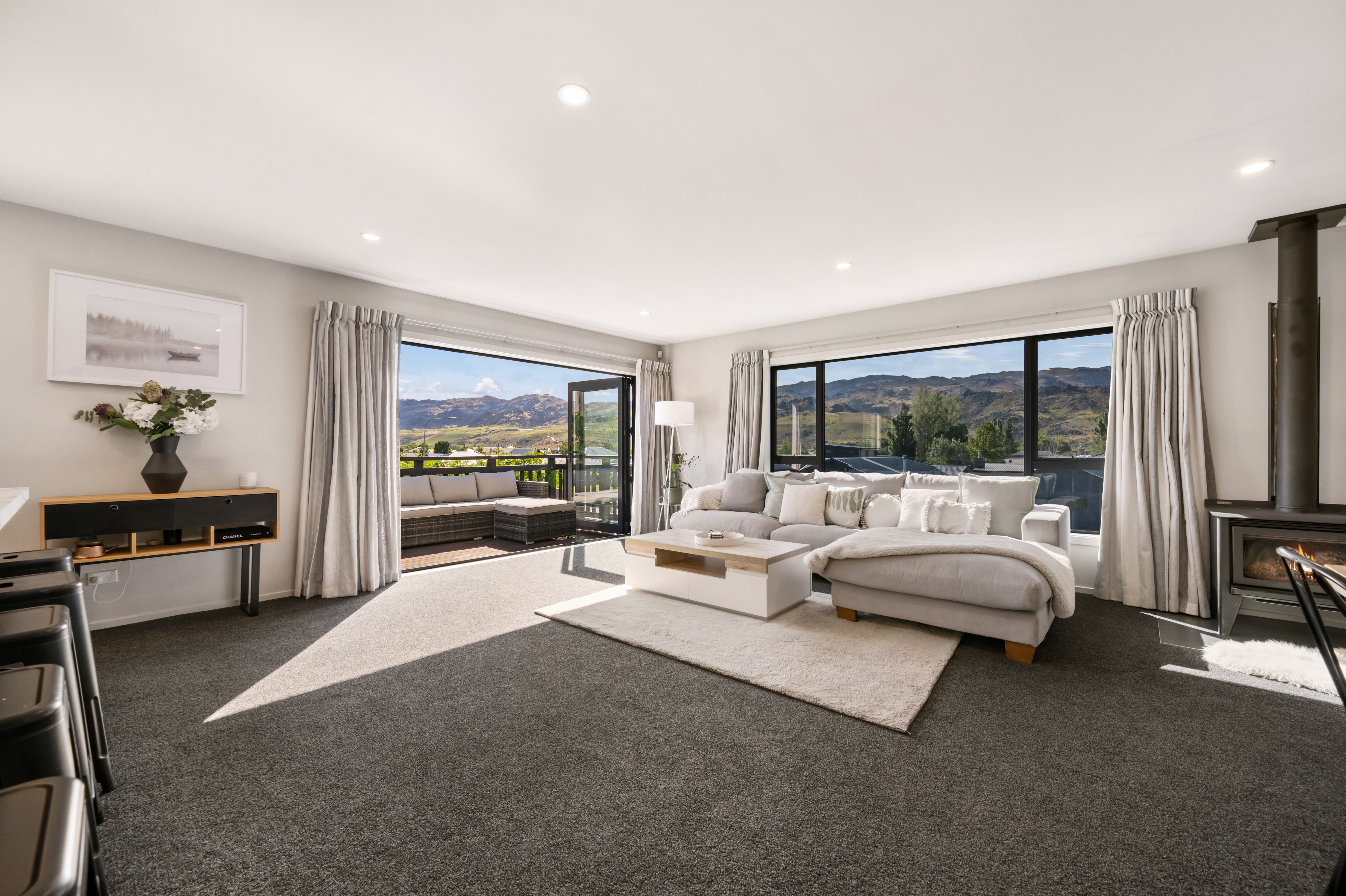Contemporary, Versatile, Views.