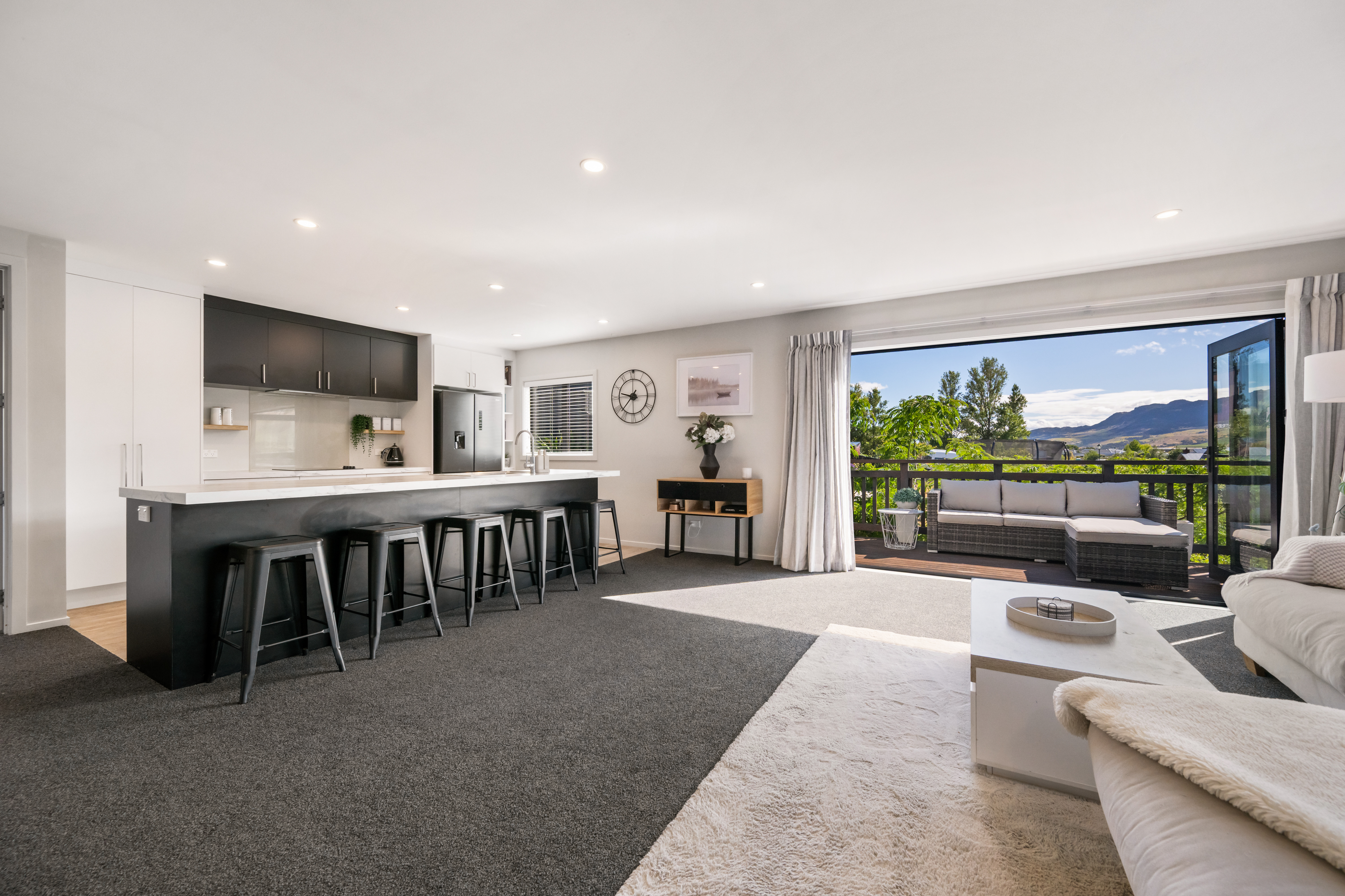 Contemporary, Versatile, Views.
