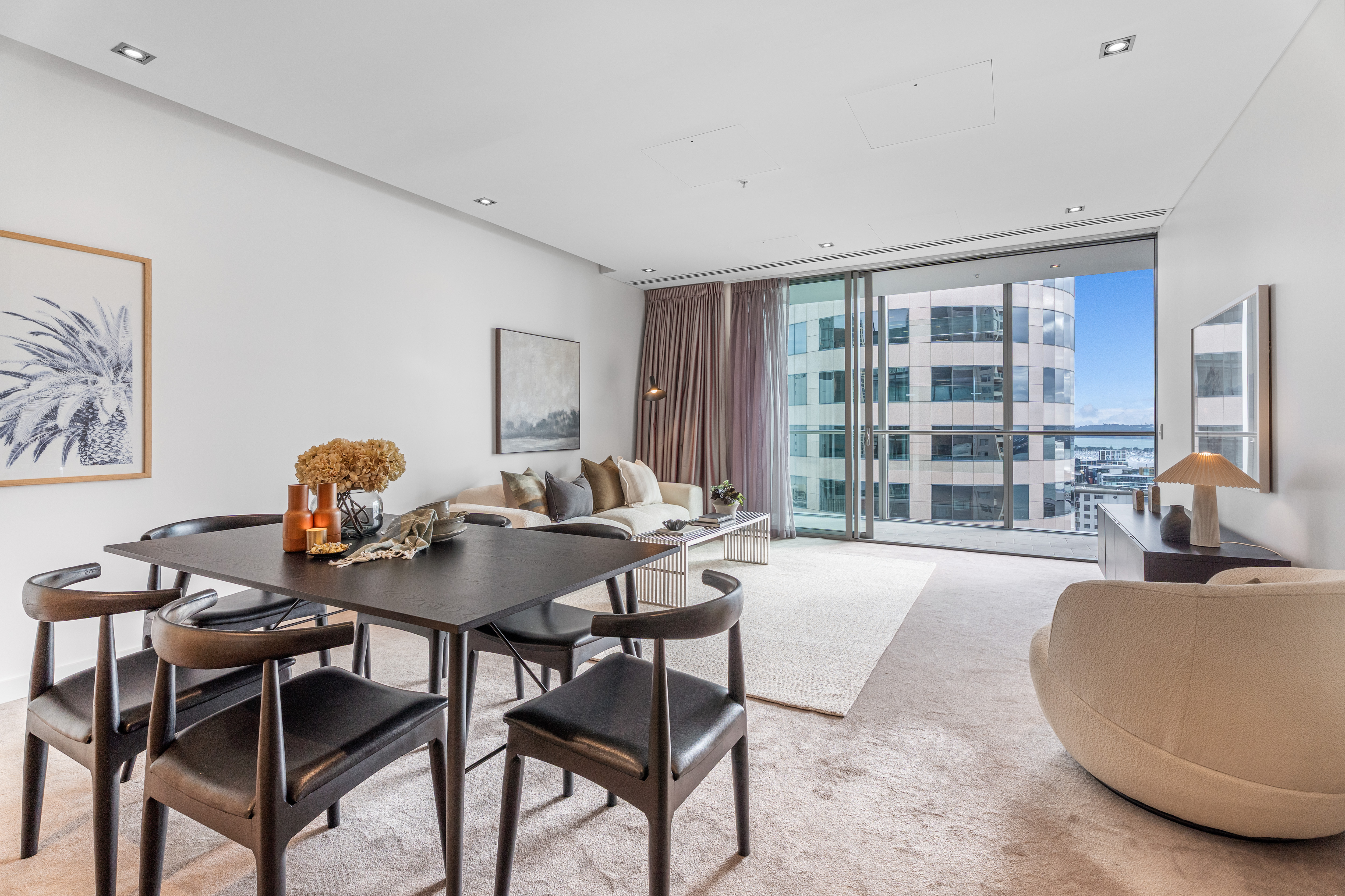 Pinnacle Luxury & Water Views
