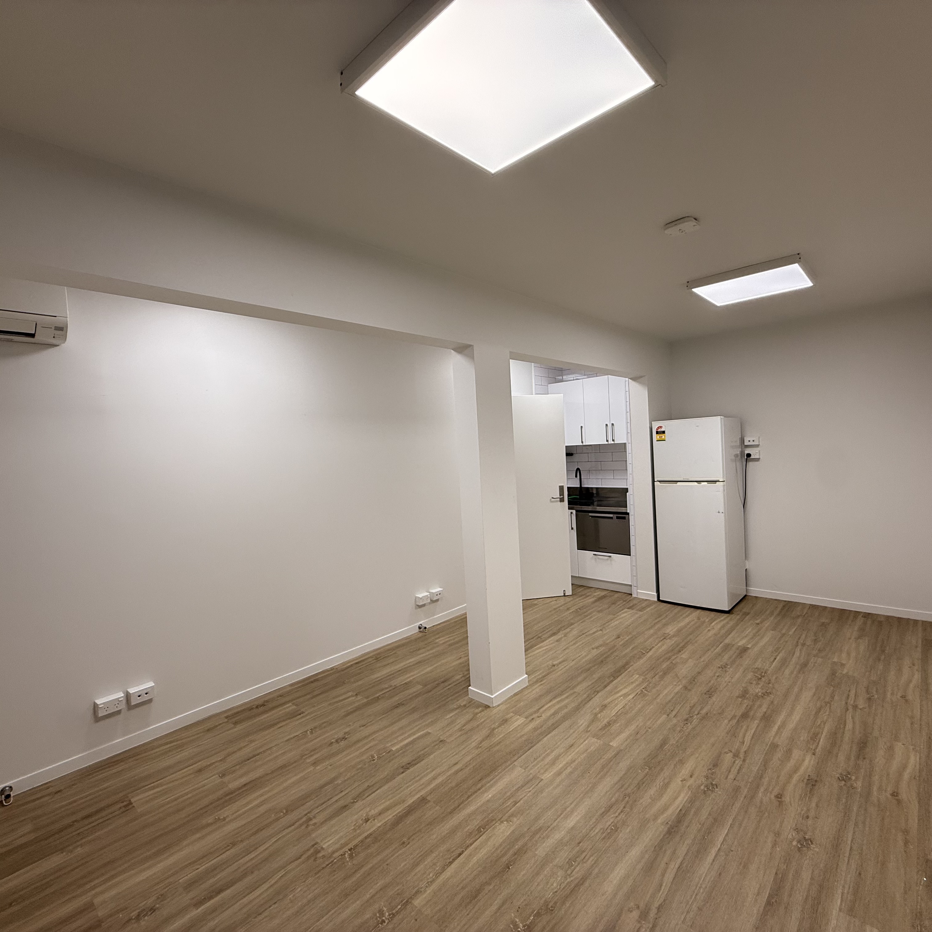 Elegant Office in Miramar 4
